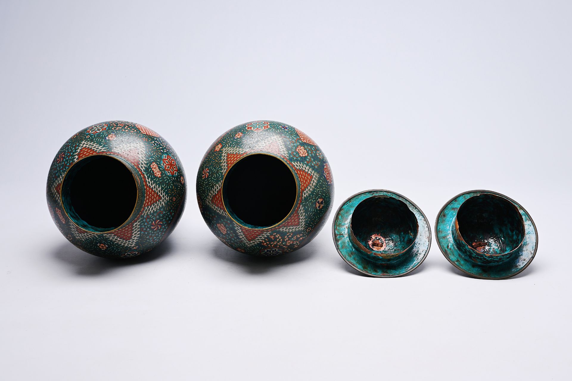 A pair of Japanese cloisonne 'dragon and samurai' vases and covers, Meiji, ca. 1900 - Image 5 of 6