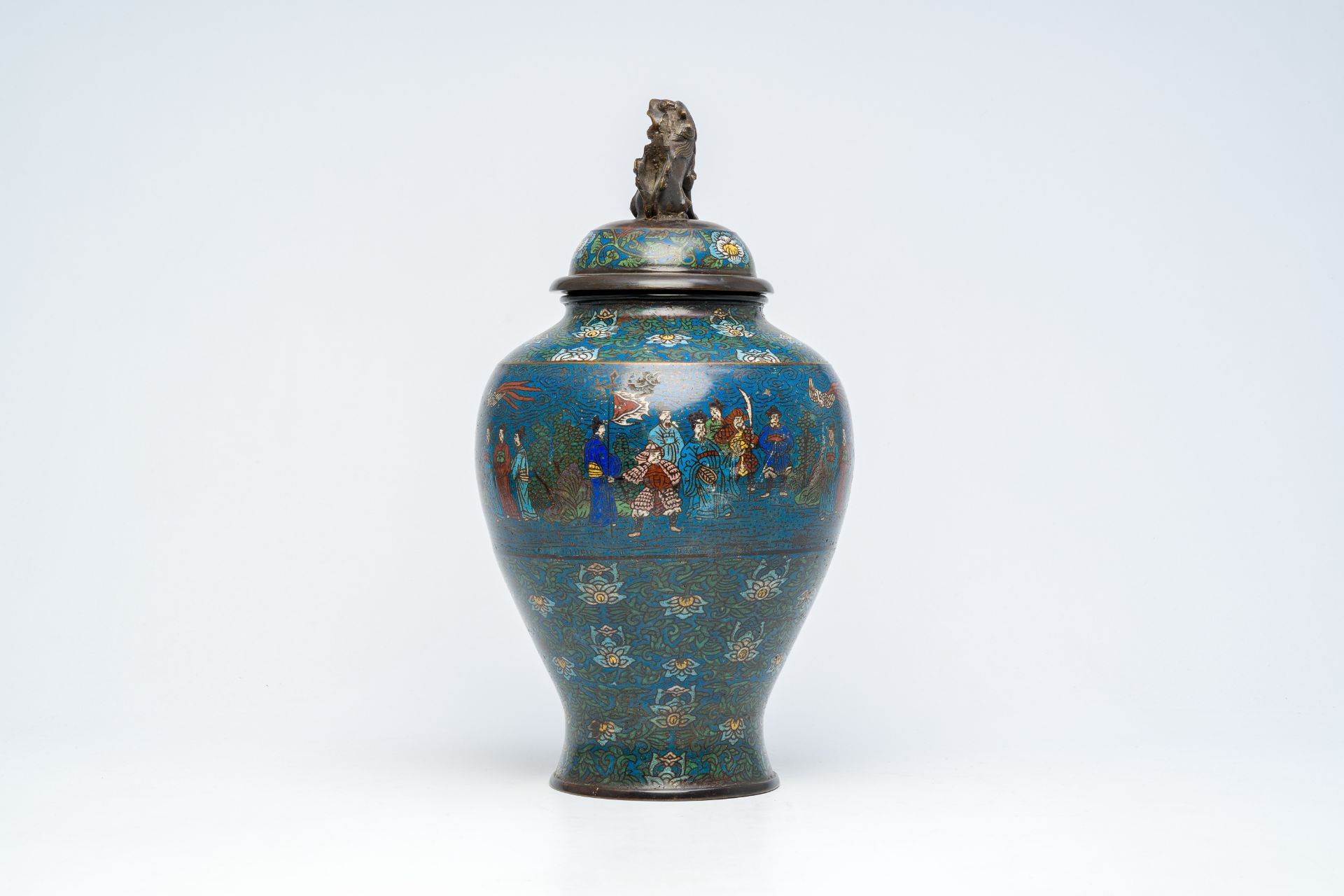 A large Japanese champleve cloisonne vase and cover, Meiji, 19th C. - Image 2 of 6