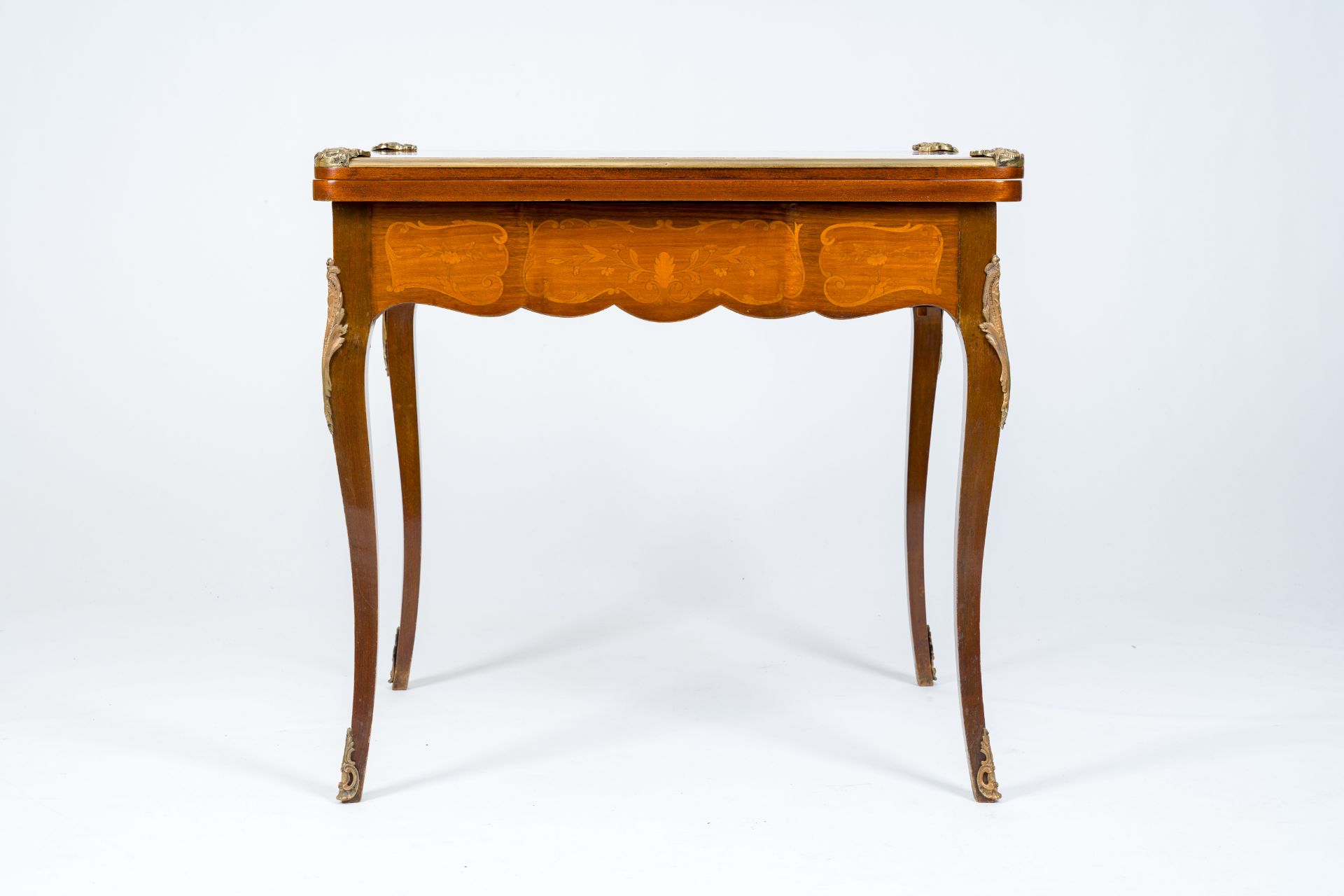A French bronze mounted wood game table with marquetry top, 19th/20th C. - Image 5 of 10
