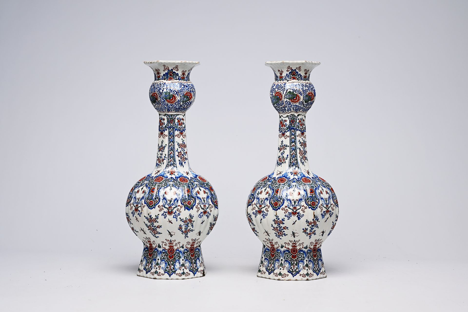 A pair of Dutch Delft cashmire palette vases with floral design, 19th C. - Image 2 of 11