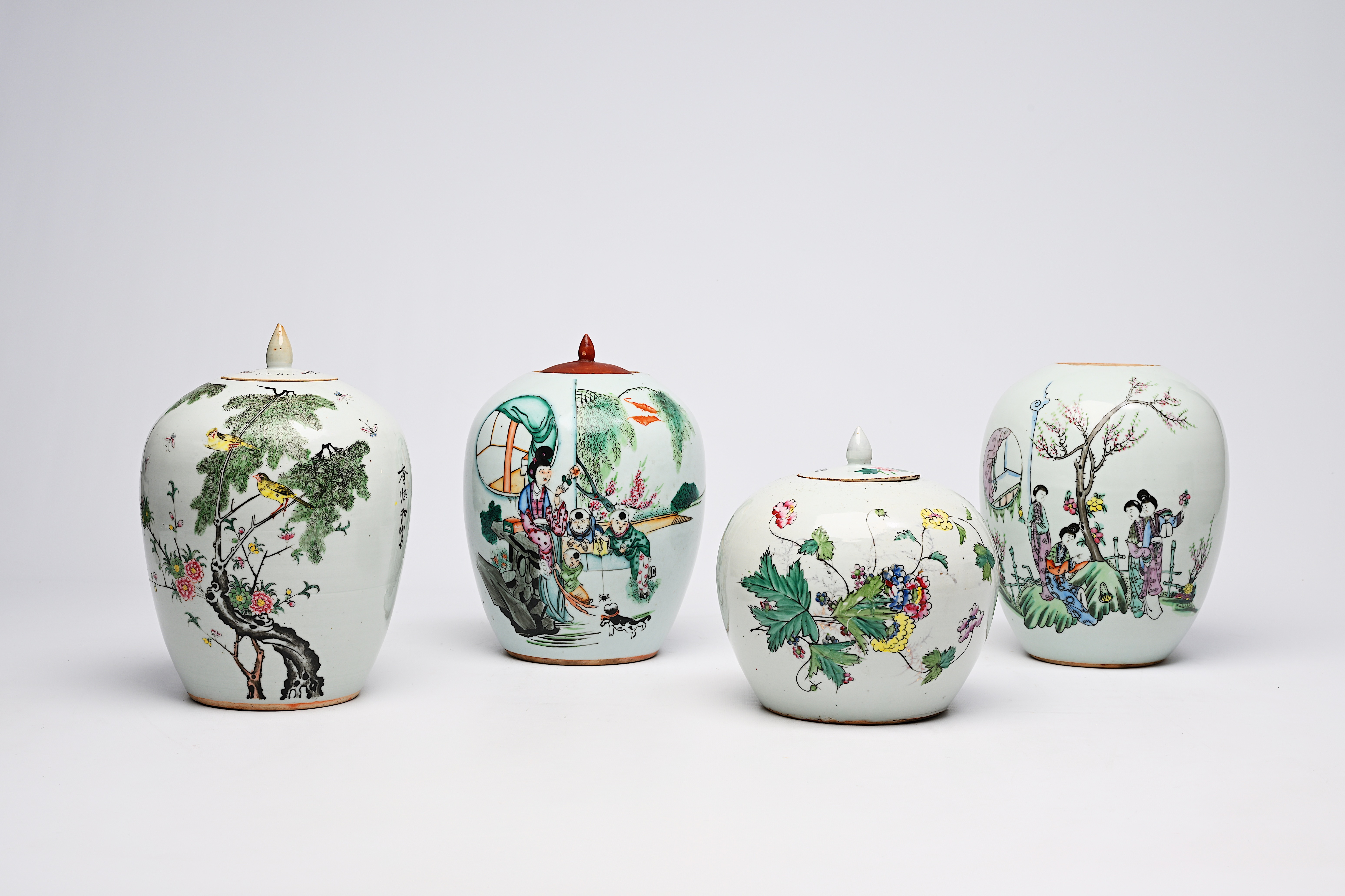 Four various Chinese famille rose and qianjiang cai jars, 19th/20th C. - Image 14 of 14