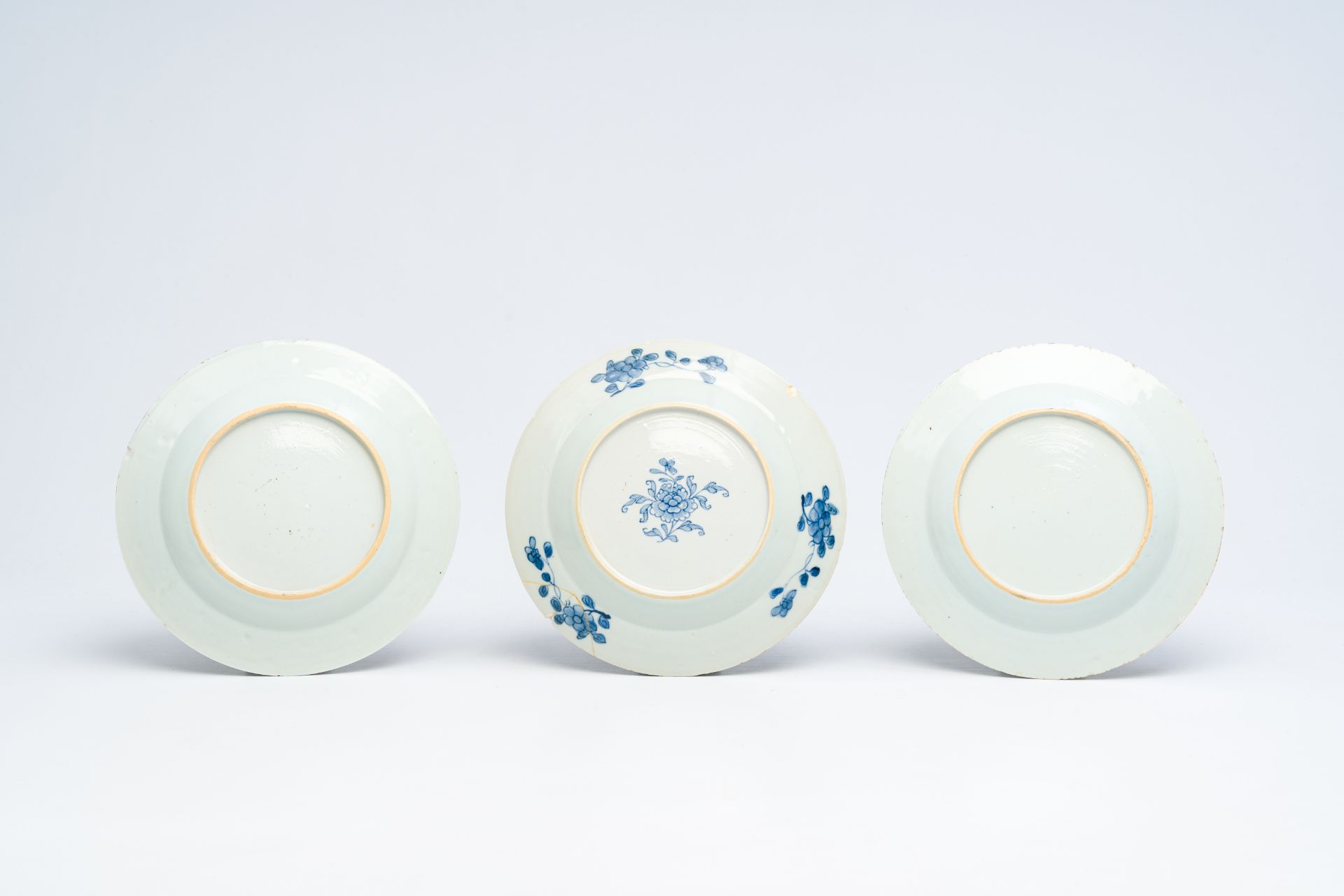 A varied collection of Chinese blue and white porcelain, Kangxi and later - Image 3 of 13