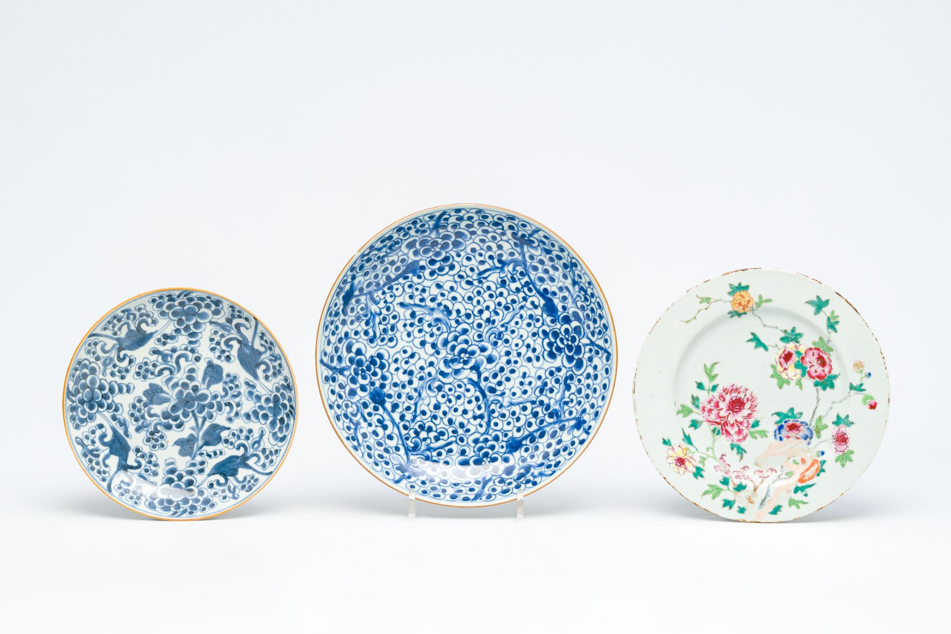 A varied collection of Chinese blue and white, famille rose and verte porcelain, Kangxi and later - Image 2 of 19