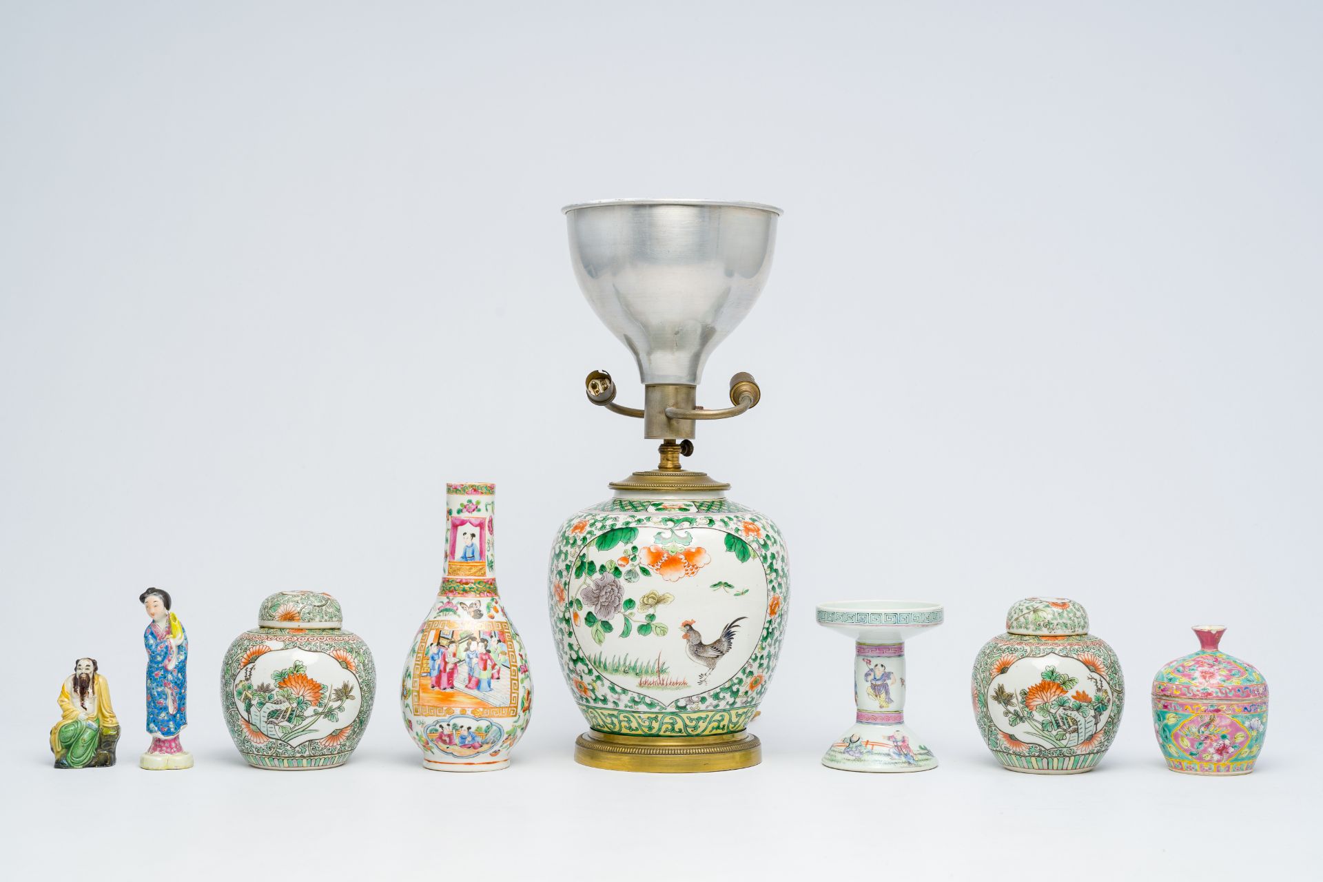 A varied collection of Chinese porcelain, 19th/20th C. - Bild 4 aus 26