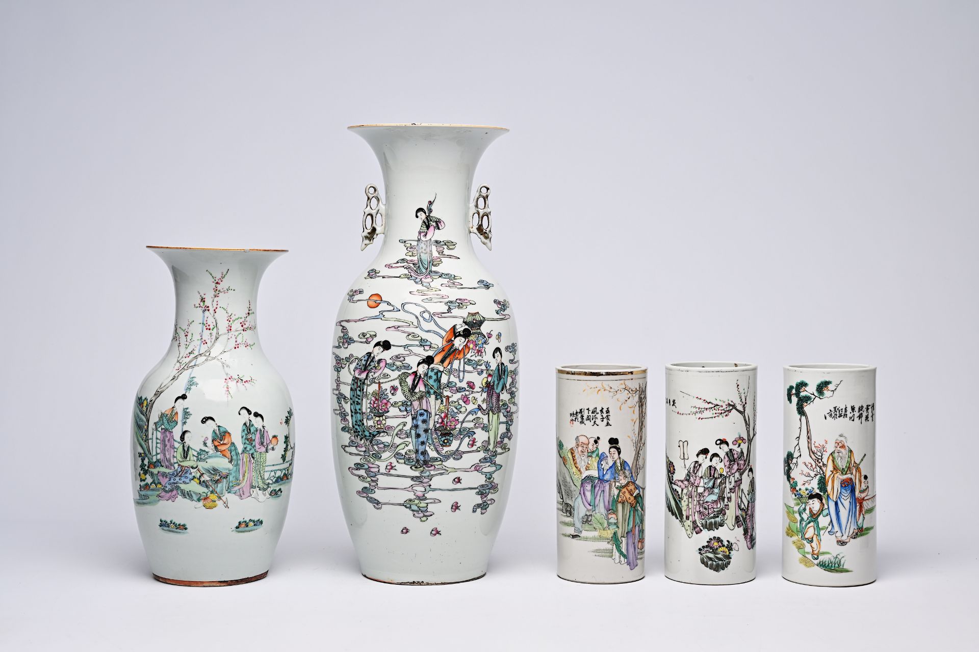 Five Chinese famille rose and qianjiang cai vases and hat stands with figurative design, 19th/20th C - Image 2 of 14
