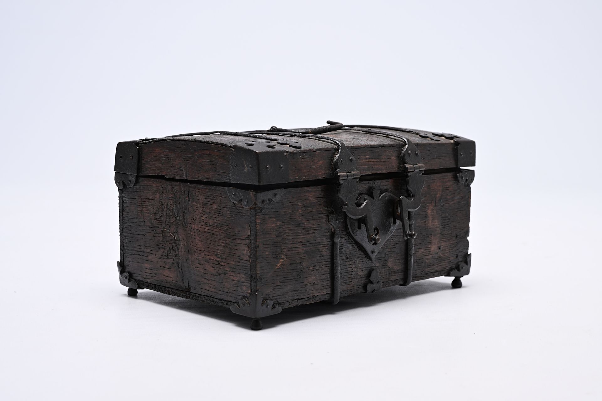 A wooden chest with iron mounts, Western Europe, 16th C. - Image 2 of 11