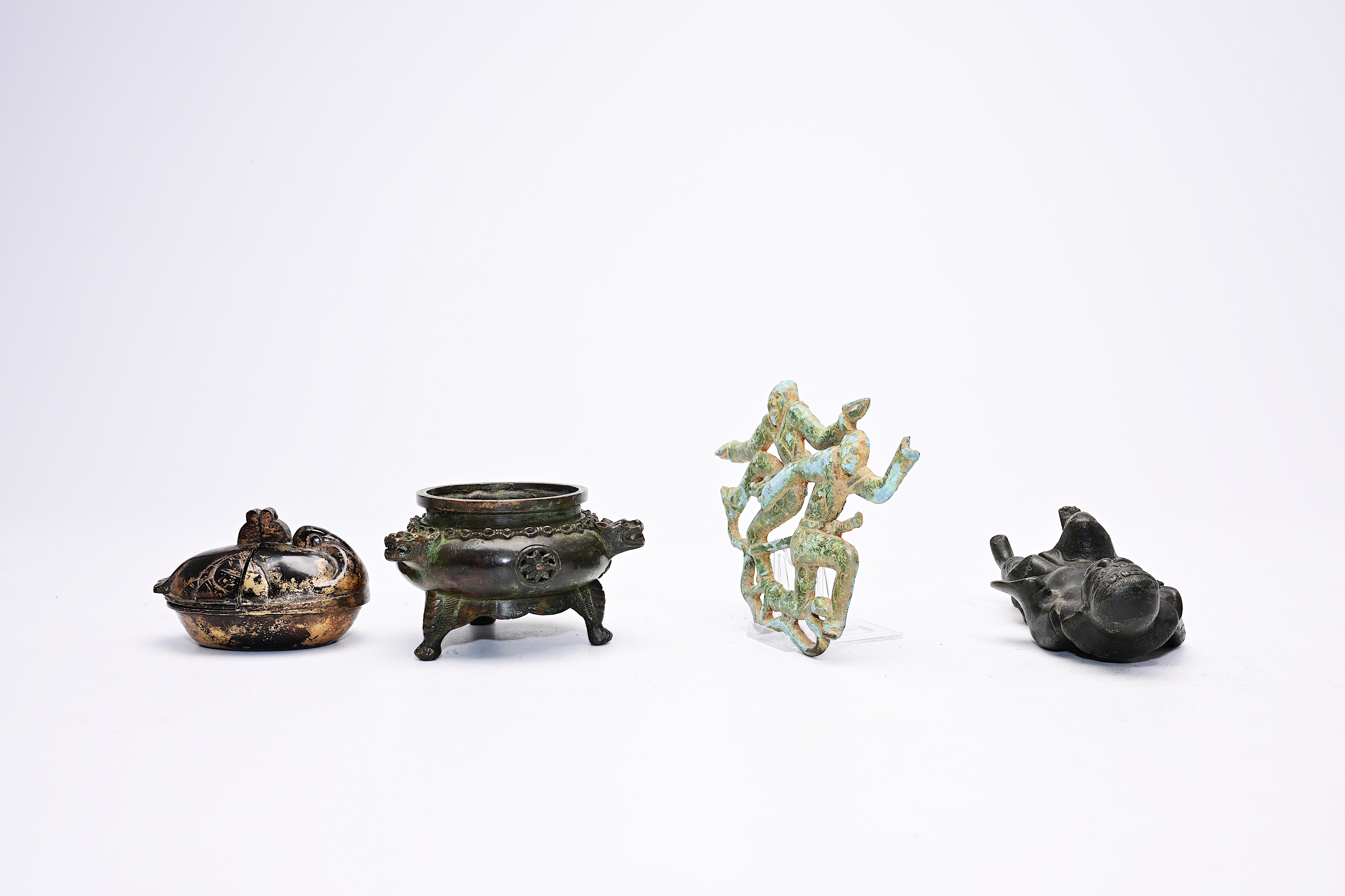 Four Chinese bronze objects, Ming and later - Image 2 of 8