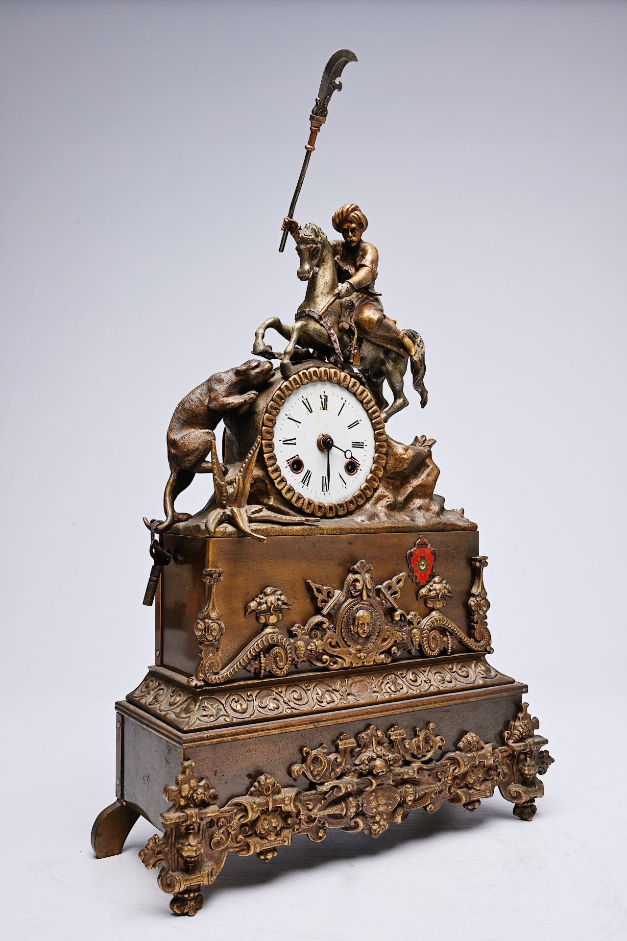 A German partly bronze mantel clock crowned with a Moorish rider on horseback, 19th/20th C. - Bild 5 aus 9