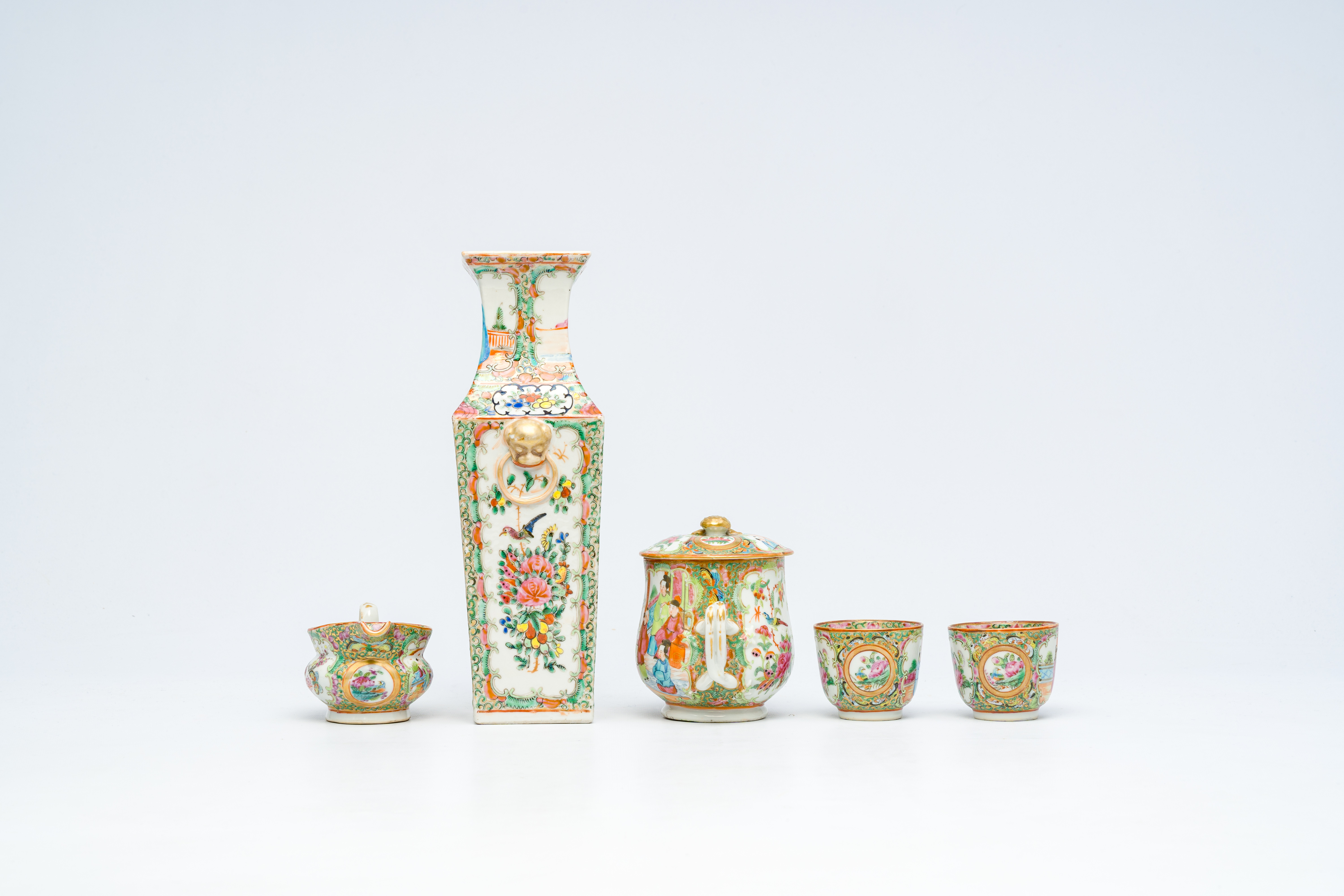 A varied collection of Chinese Canton famille rose porcelain with palace scenes and floral design, 1 - Image 6 of 9