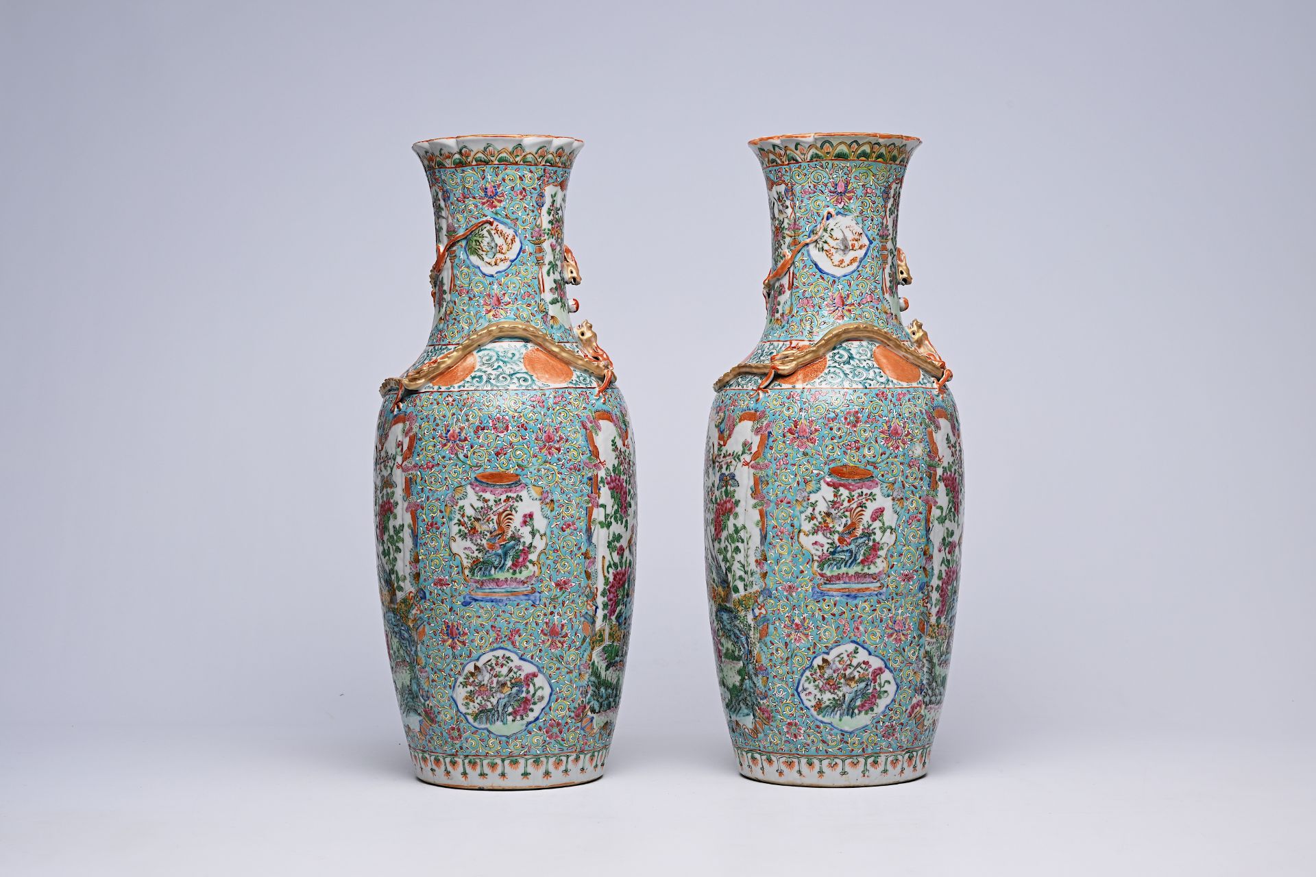 A pair of Chinese Canton famille rose turquoise ground vases with birds among blossoming branches, 1 - Bild 4 aus 8