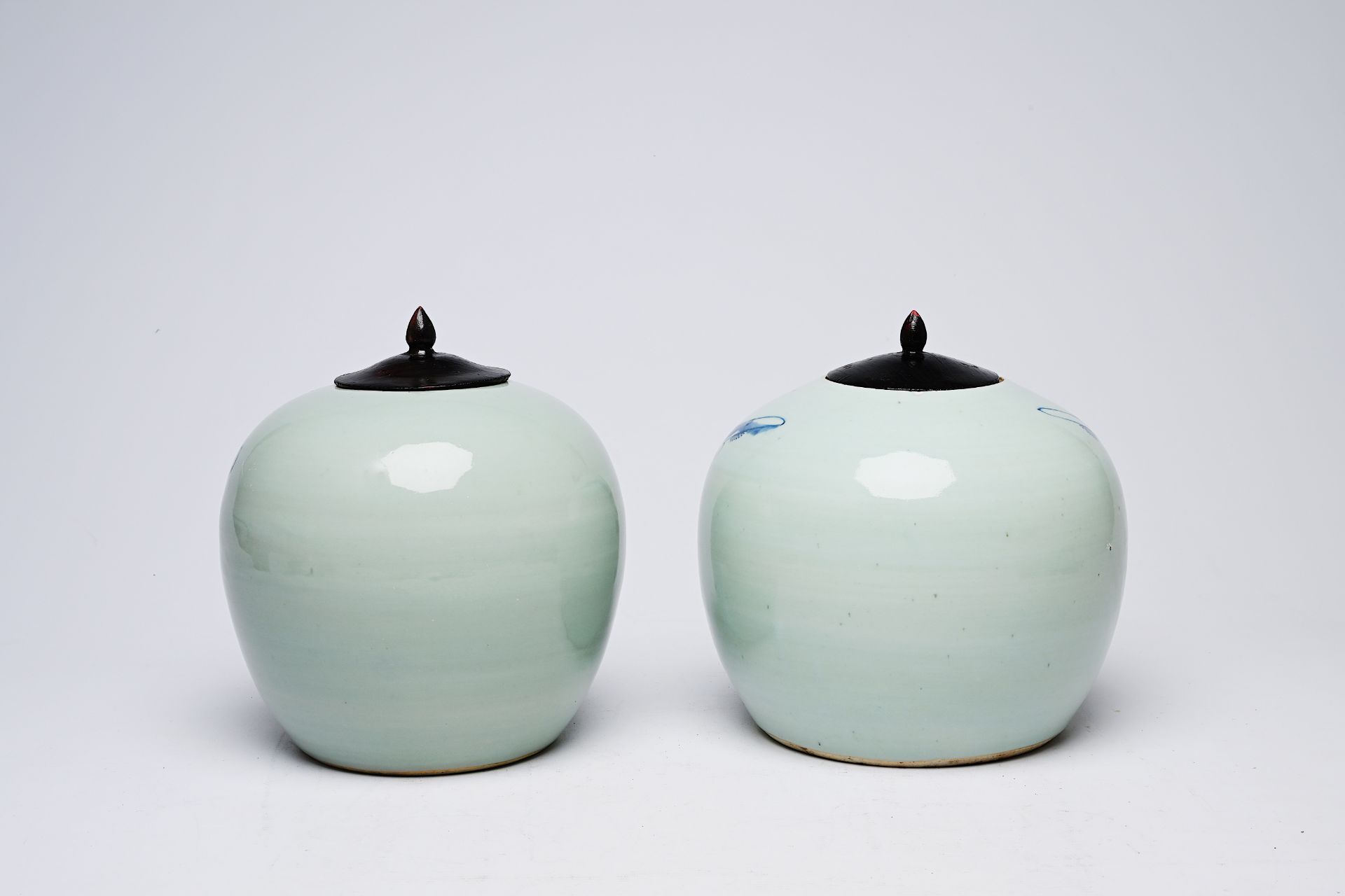 Two Chinese blue and white celadon ground jars and covers with playing children on a terrace, 19th/2 - Image 3 of 5