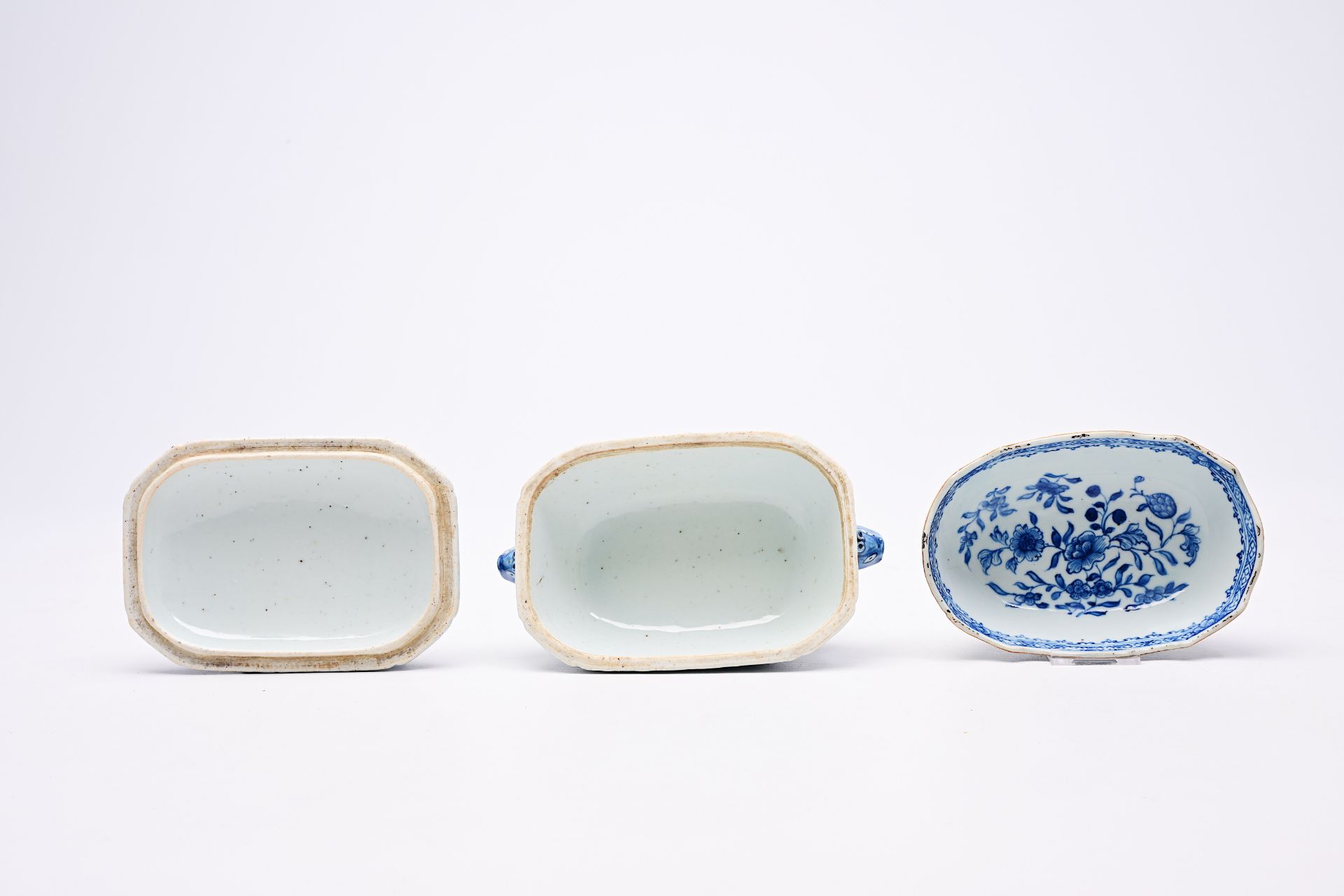A varied collection of Chinese blue and white porcelain, Kangxi and later - Image 6 of 12