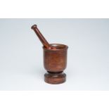 An English turned burl wood 'Queen Anne' mortar and pestle, 18th C.