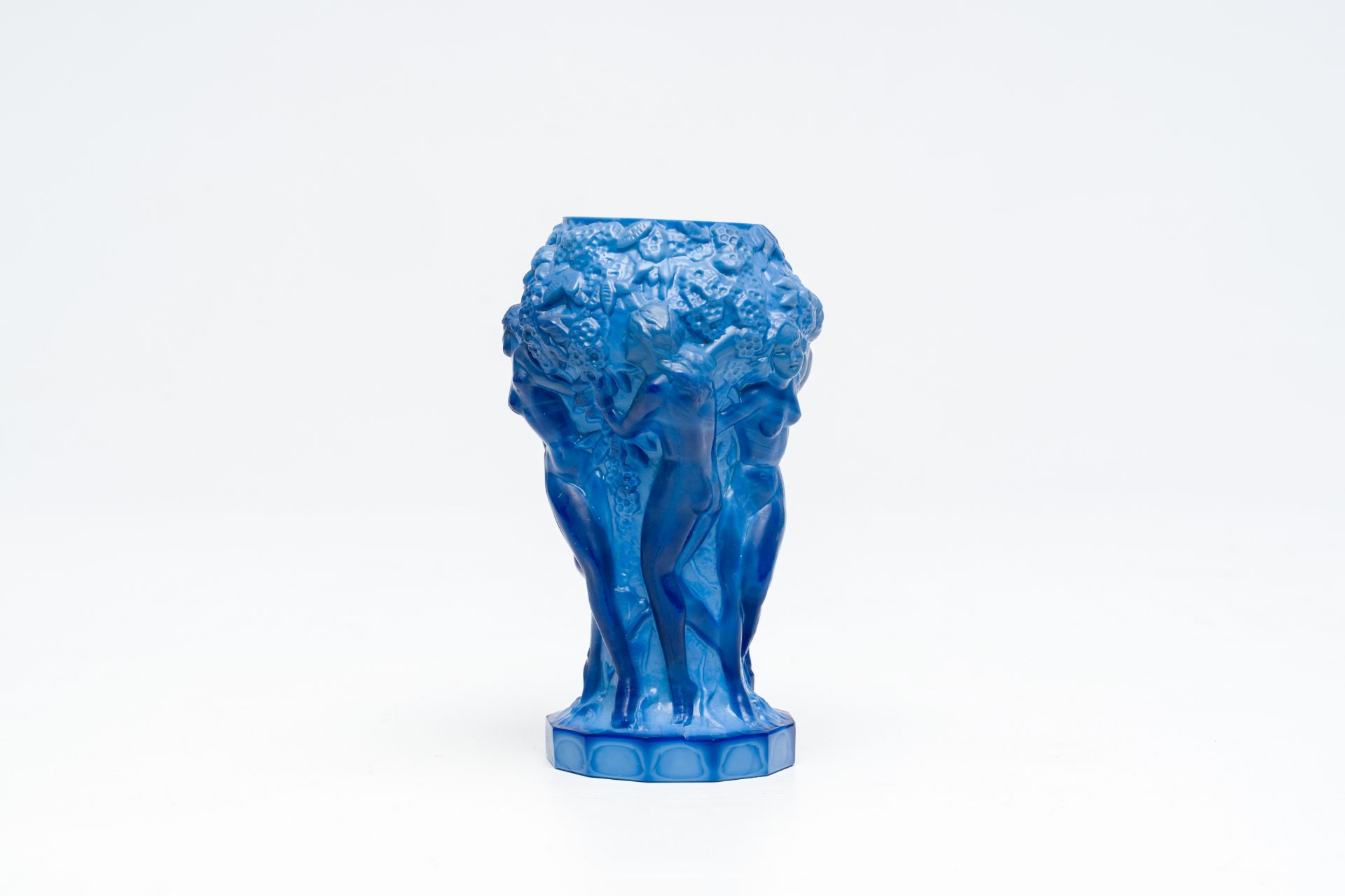 FrantiÅ¡ek Pazourek (1905-1997): 'Ingrid' vase in blue glass, Kristallerie Curt Schlevogt, 1930's - Image 2 of 6
