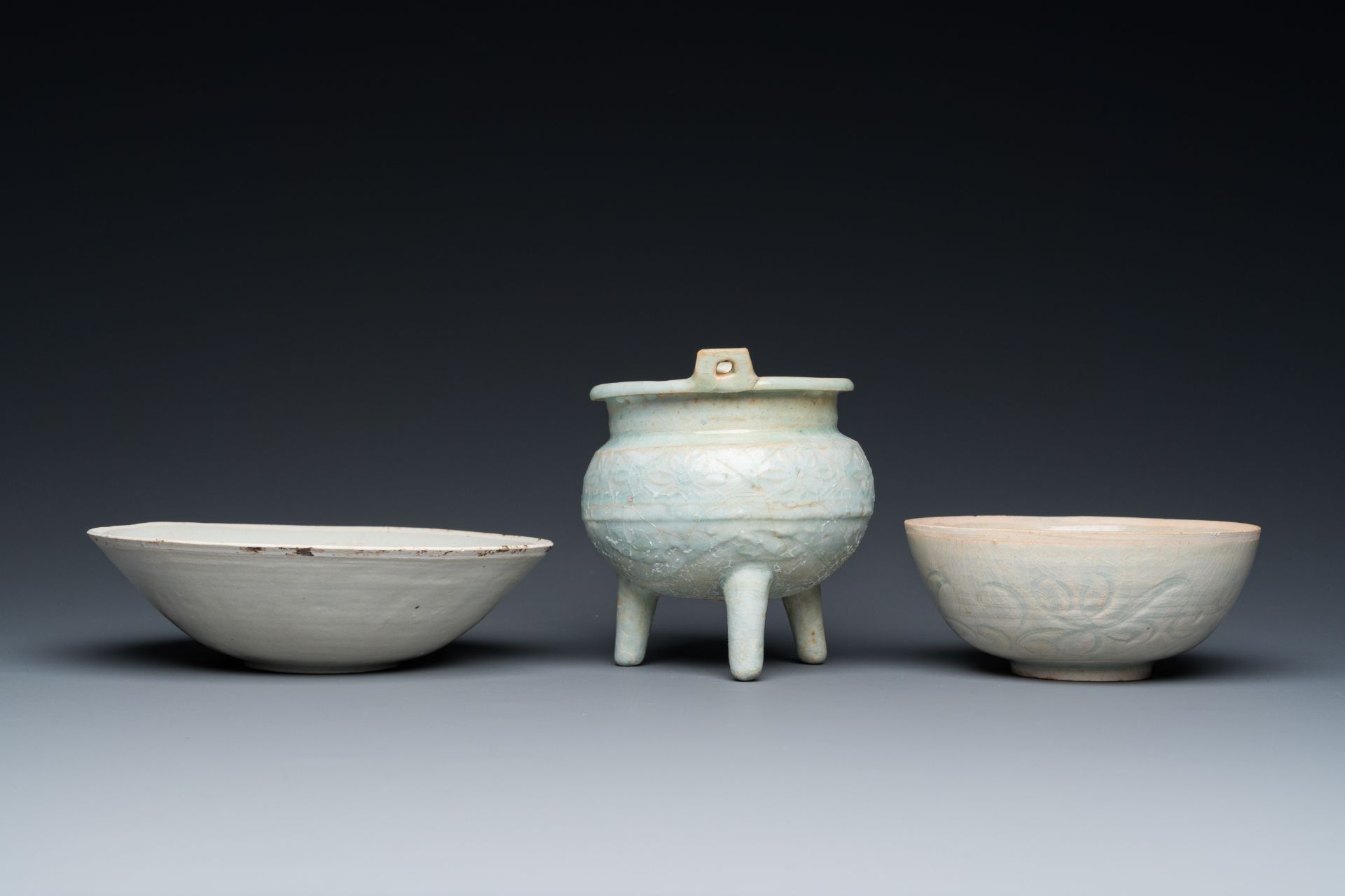 Six Chinese celadon and qingbai wares, Song/Ming - Image 12 of 16