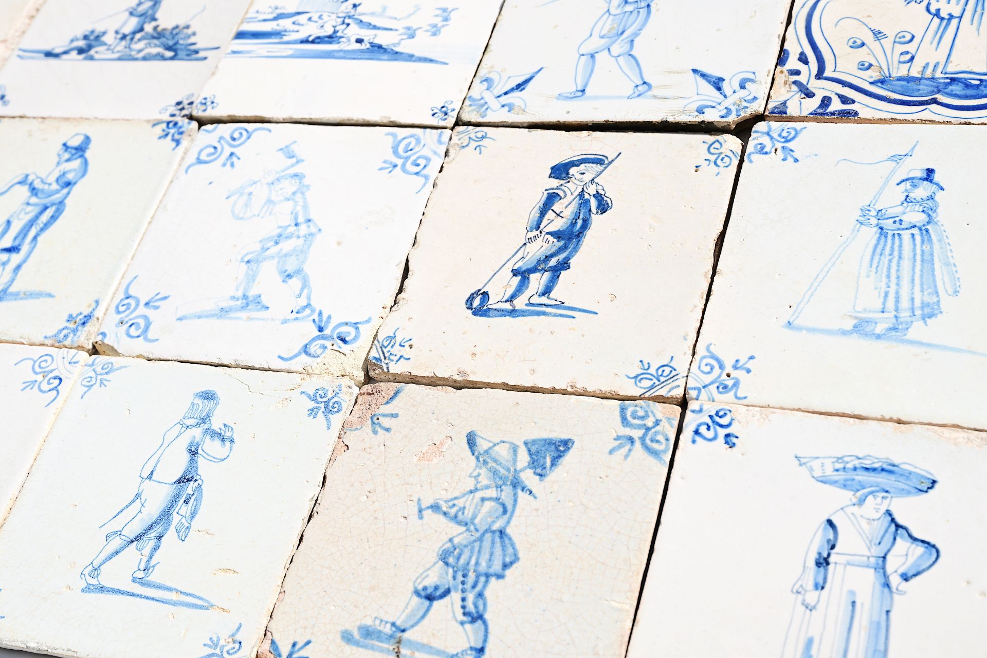 Twenty-two Dutch Delft blue and white 'figure' tiles, 17th/18th C. - Image 4 of 4