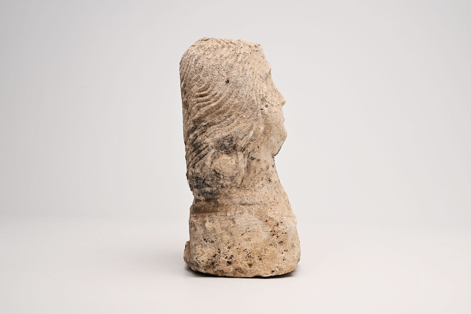 An architectural stone sculpture of a man's head, probably 16th C. - Bild 4 aus 7