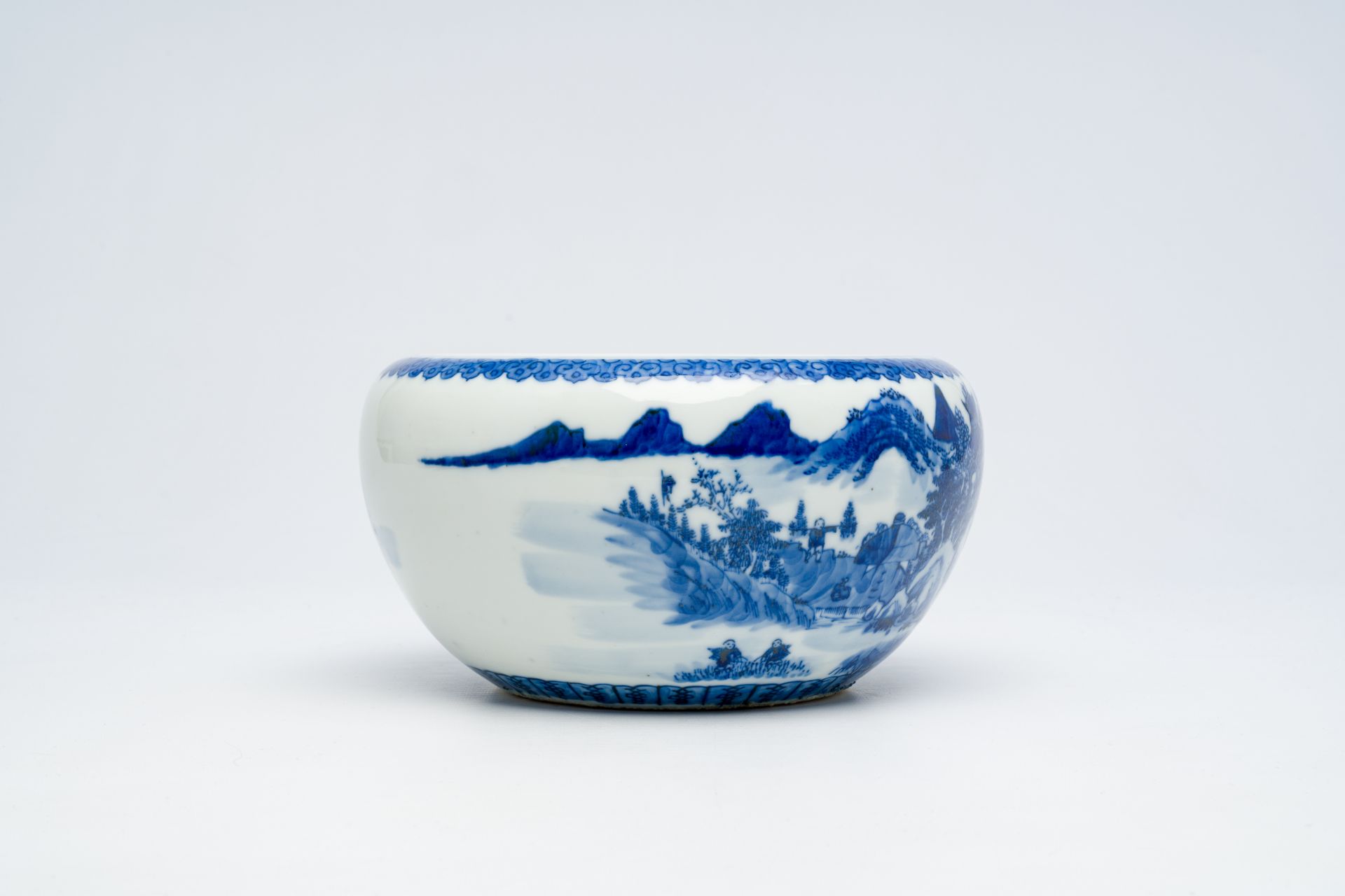 A varied collection of Chinese blue and white porcelain, 19th/20th C. - Bild 25 aus 30