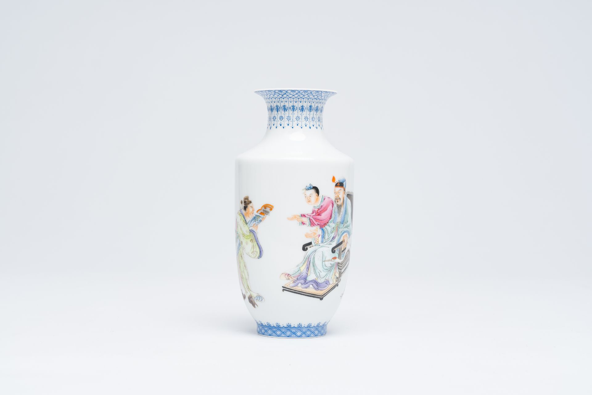 A Chinese famille rose eggshell porcelain vase, Jurentang mark, 20th C. - Image 2 of 14