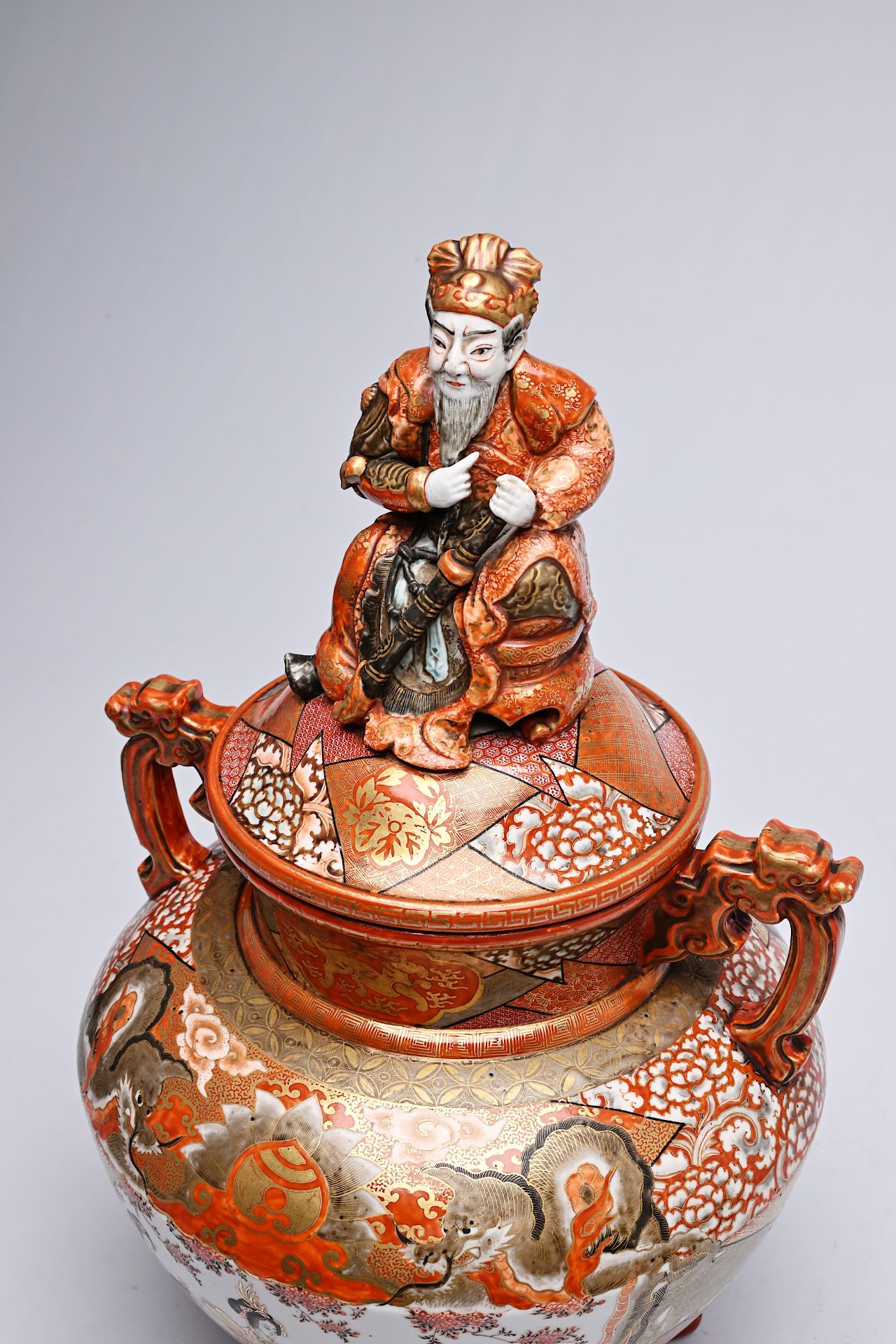 A Japanese Kutani incense burner crowned with an Immortal with ladies in a landscape, dragons and bi - Image 9 of 9