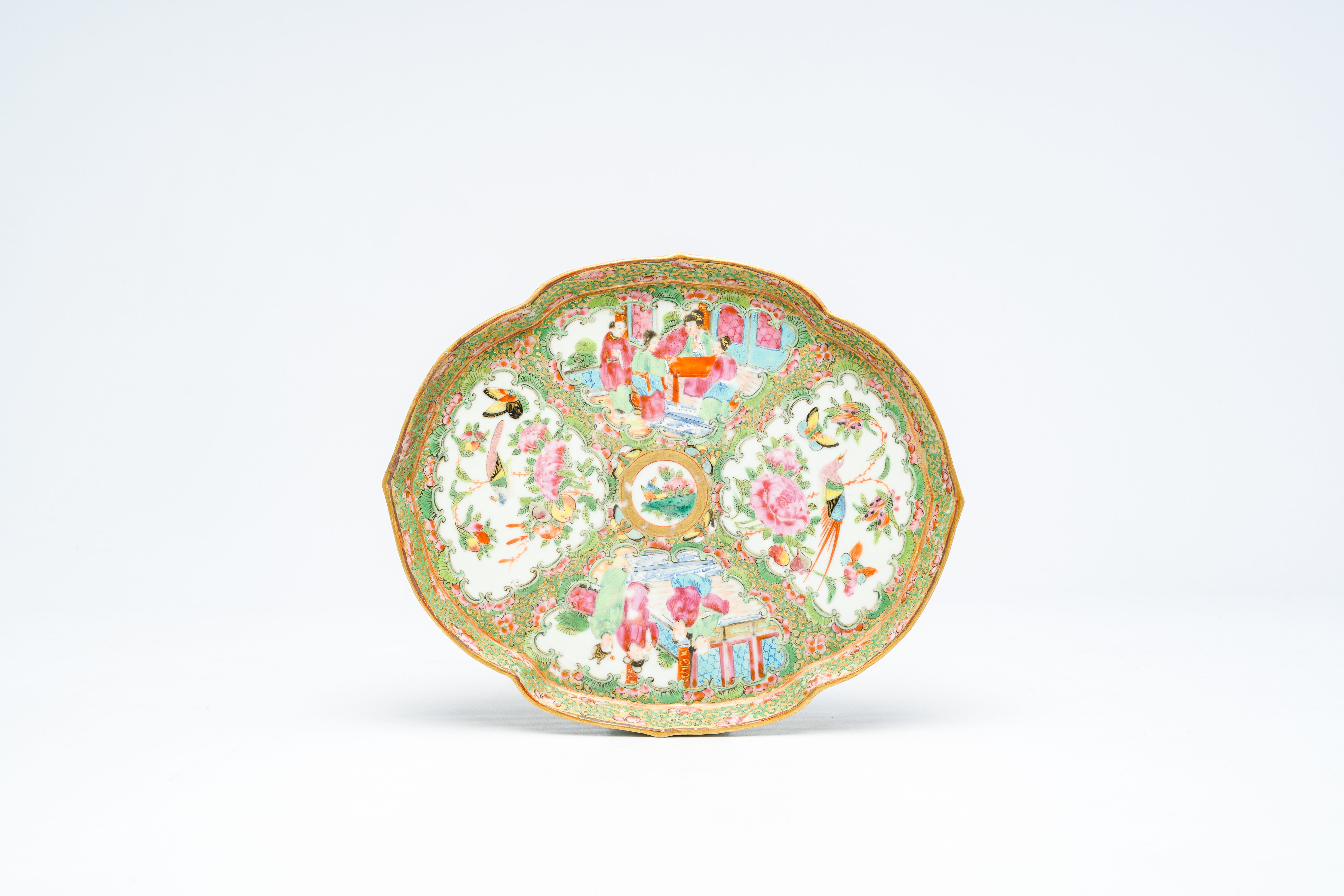 An extensive collection of Chinese Canton famille rose porcelain, 19th C. - Image 7 of 18
