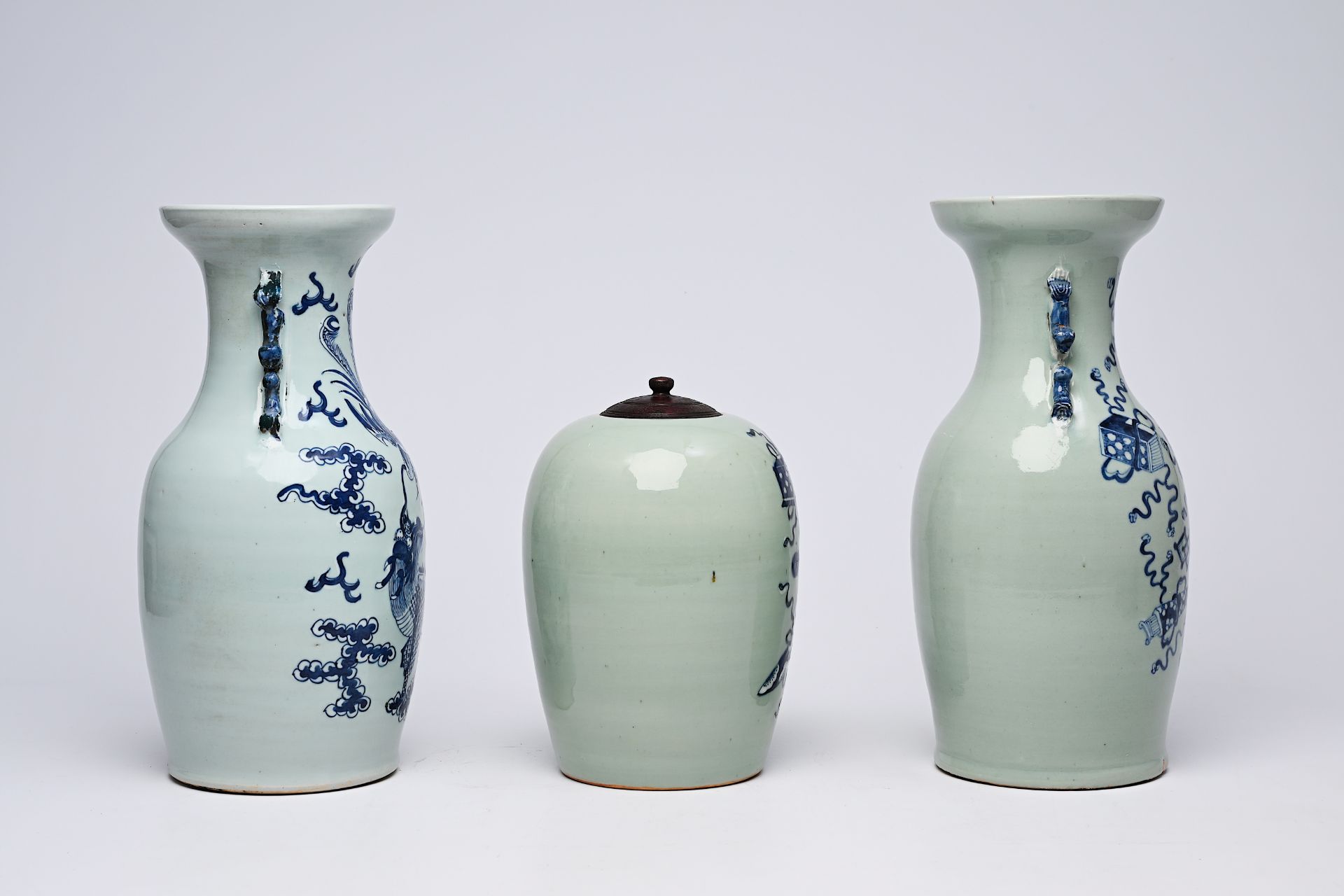 Two Chinese blue and white celadon ground vases and a ginger jar with antiquities, a dragon and a ph - Bild 8 aus 16