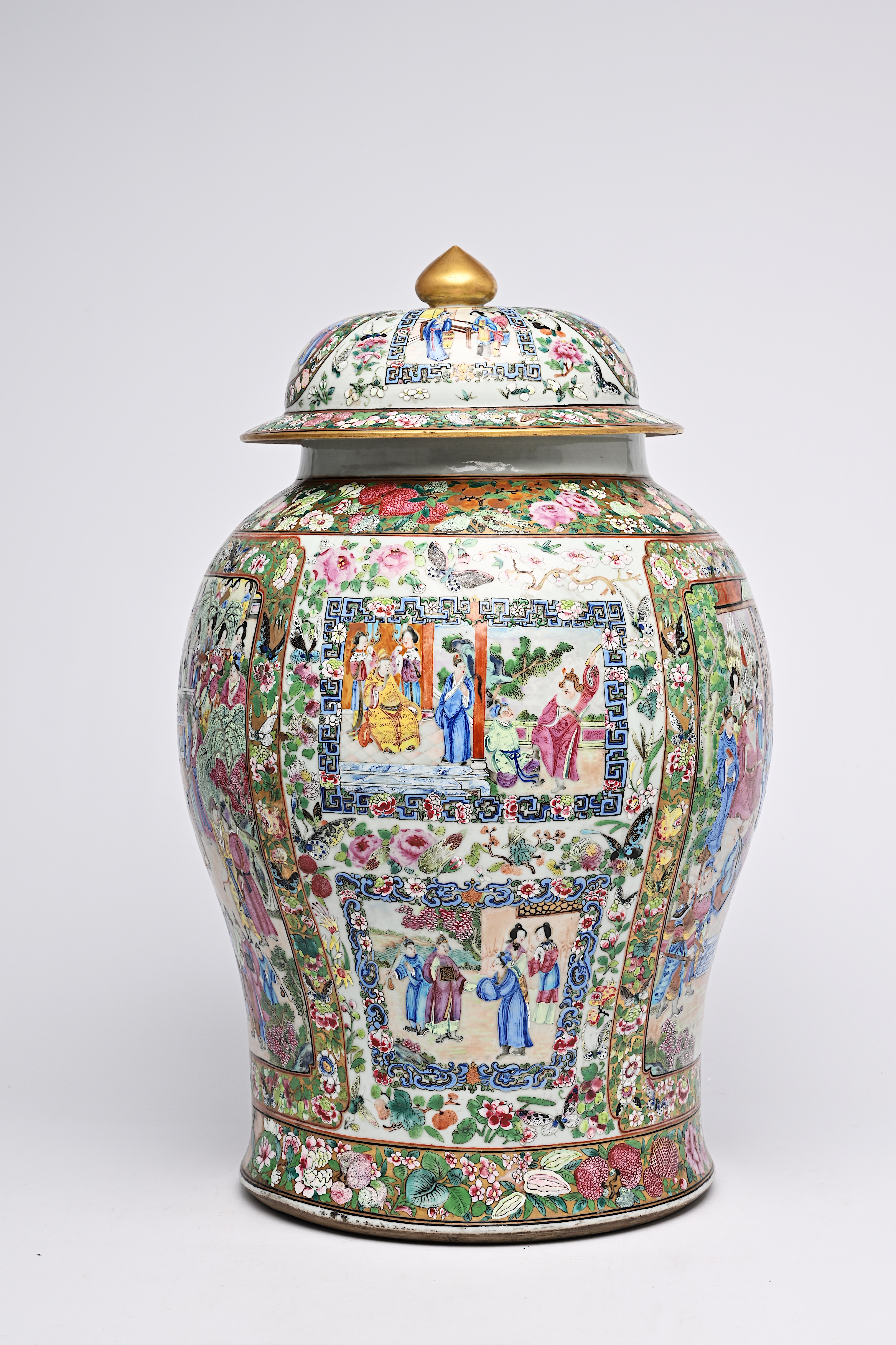 A fine Chinese Canton famille rose vase and cover with palace scenes and floral design, 19th C. - Image 5 of 9