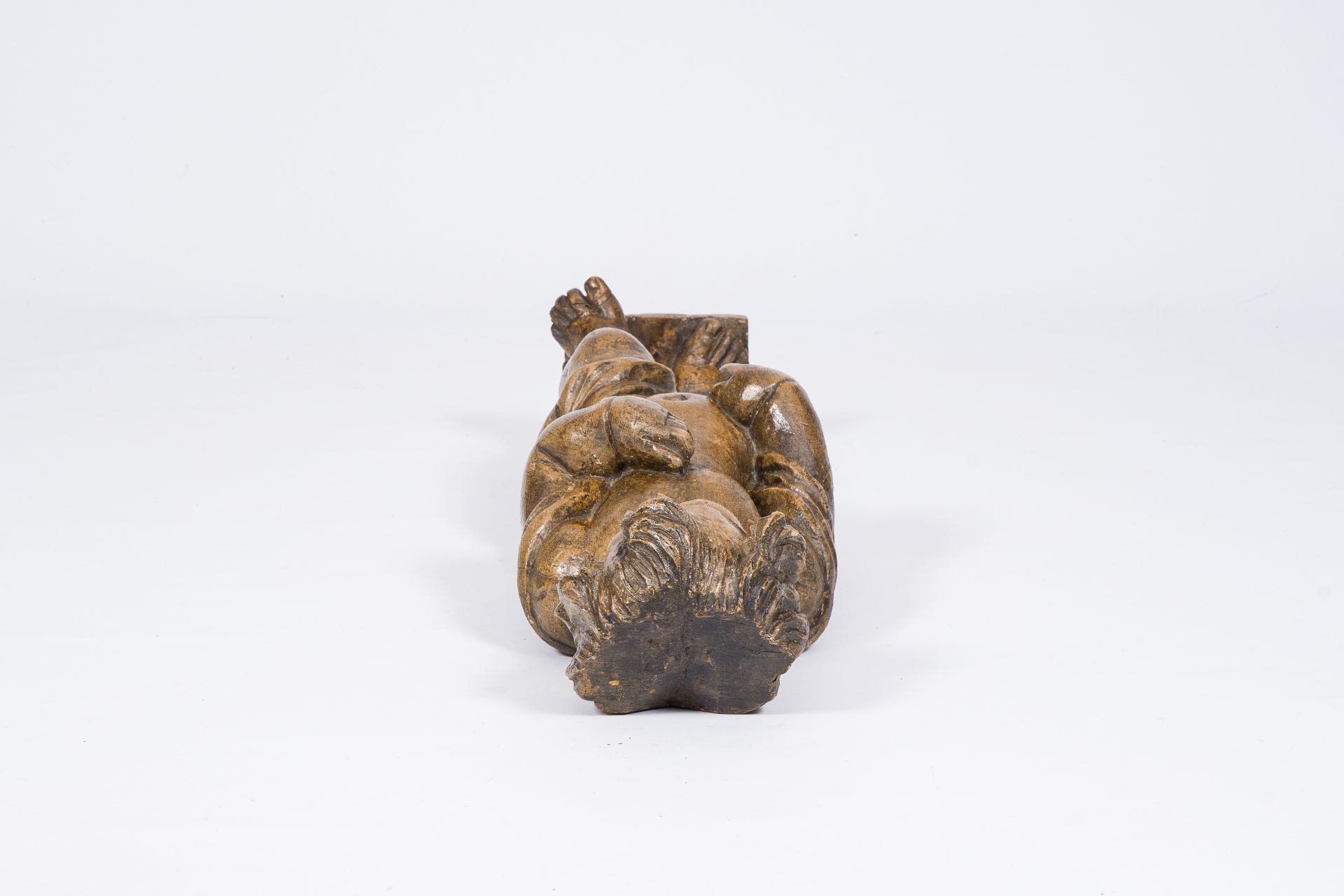 A Flemish carved wood putto, 18th C. - Image 6 of 7