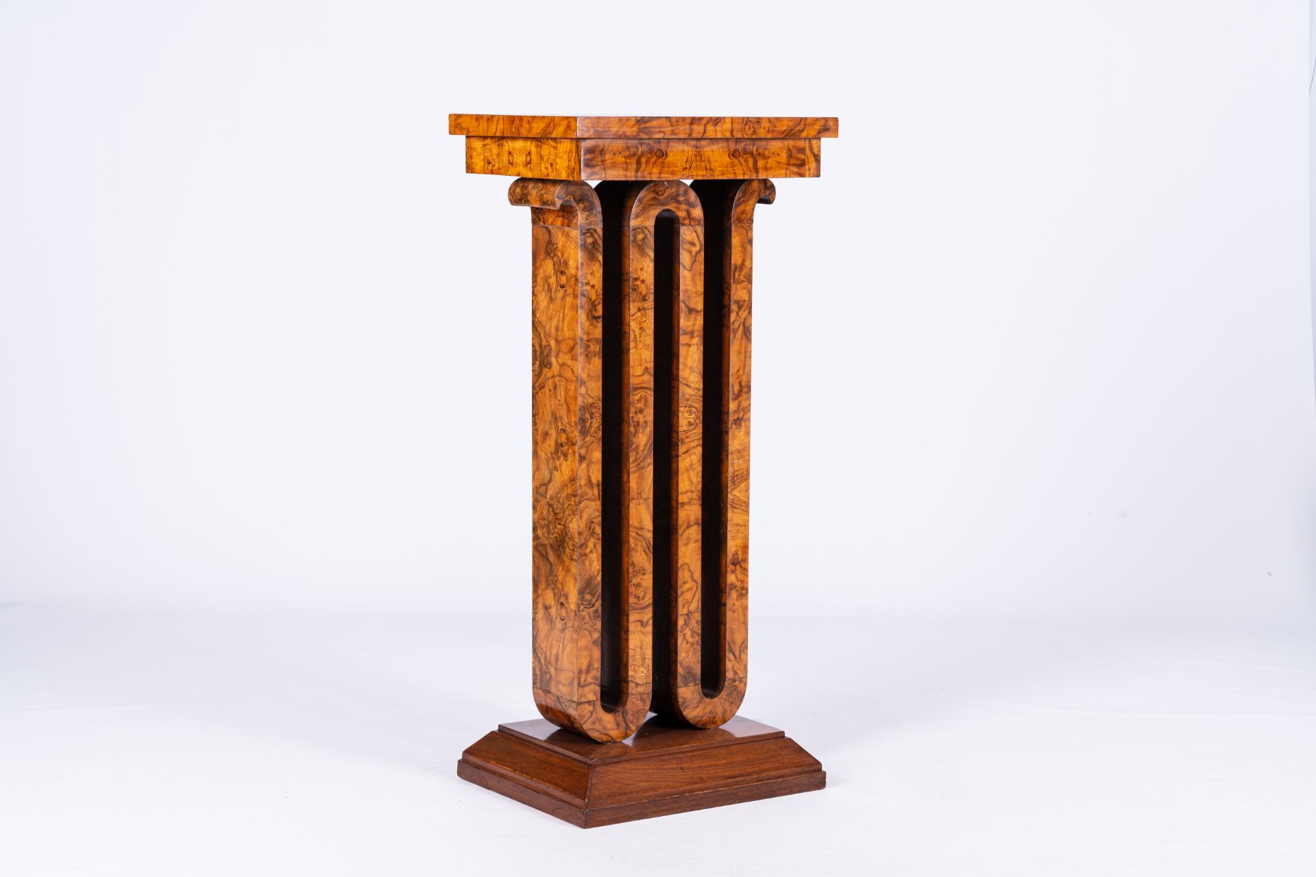 A burl wood veneered Art Deco column, first half 20th C.