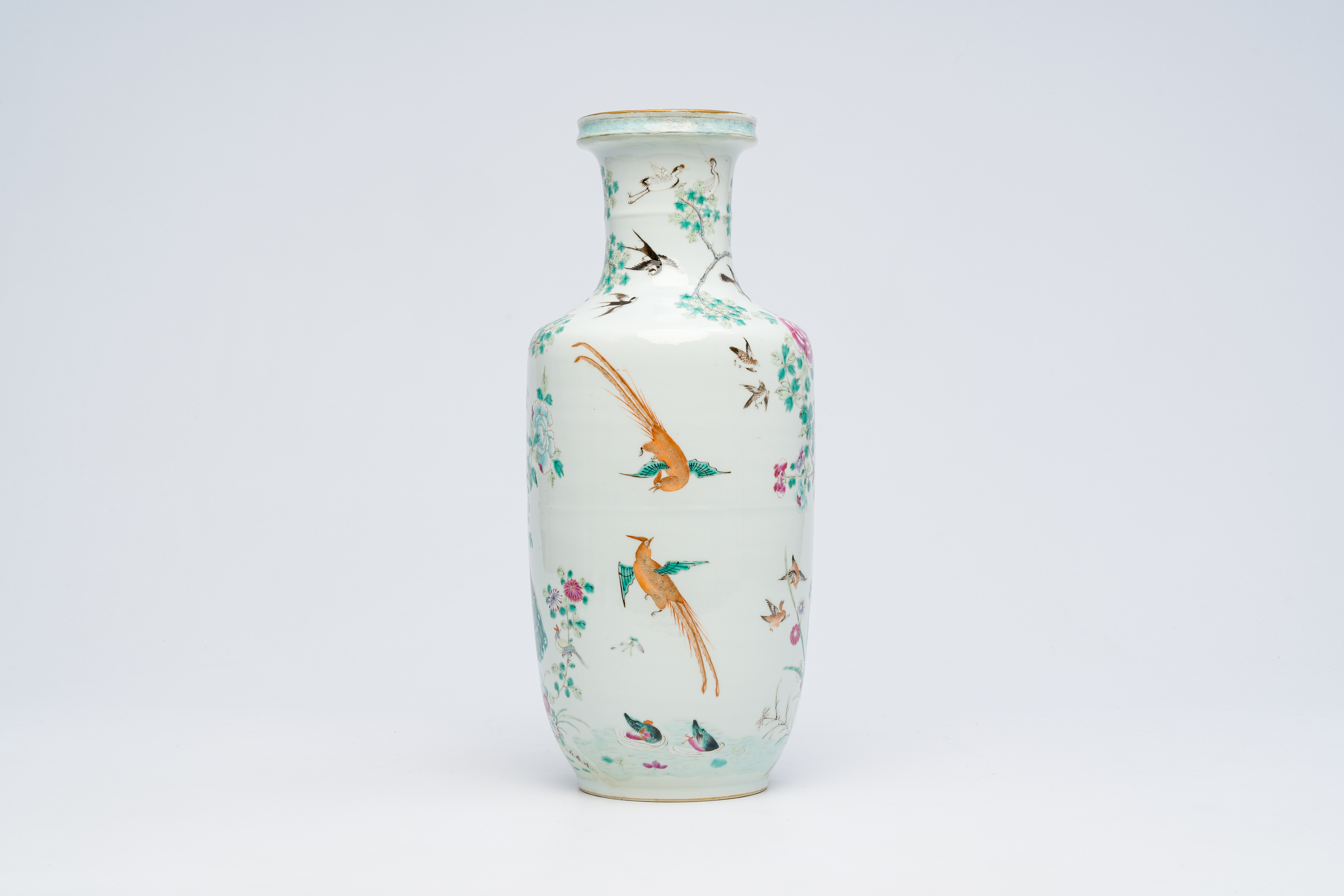 A Chinese famille rose rouleau vase with birds among blossoming branches, 19th C. - Image 3 of 7