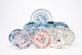 A varied collection of Chinese blue, white, famille rose, Imari style and Samson porcelain plates an