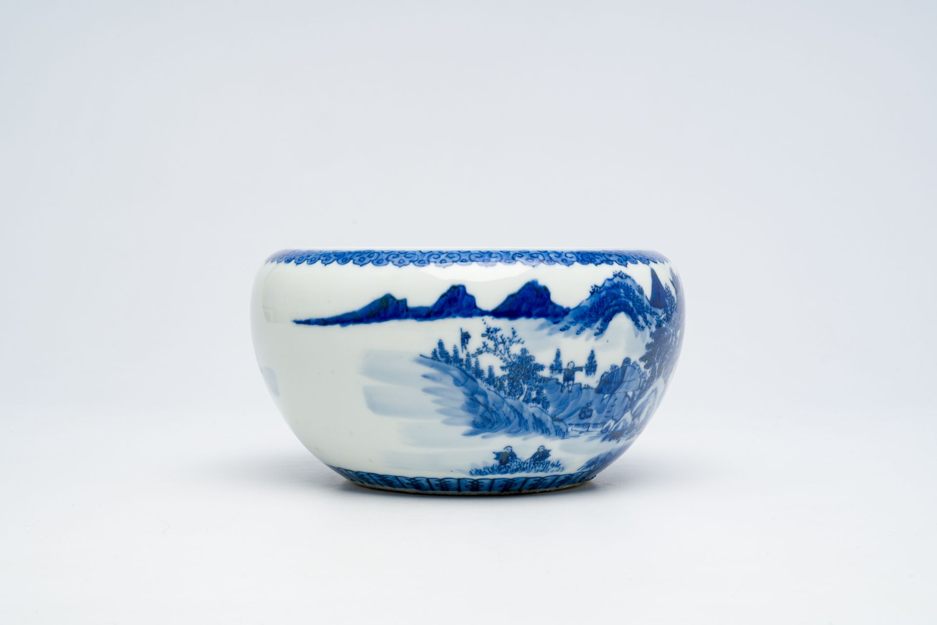 A varied collection of Chinese blue and white porcelain, 19th/20th C. - Bild 26 aus 30