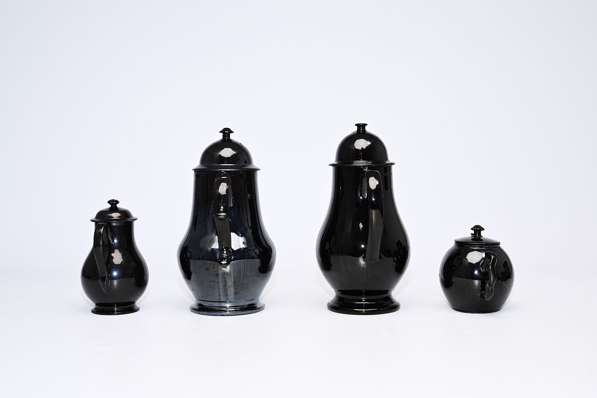 A varied collection black glazed Namur earthenware, 18th/19th C. - Image 4 of 13