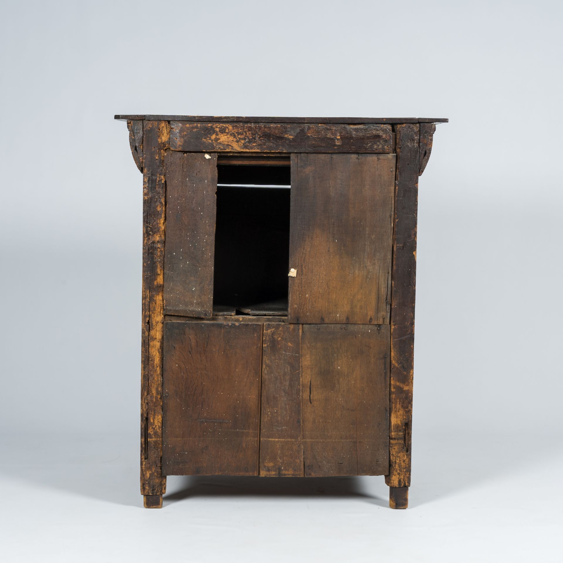 A Flemish oak single-door cupboard composed of Renaissance ornaments, 19th C. - Image 5 of 8