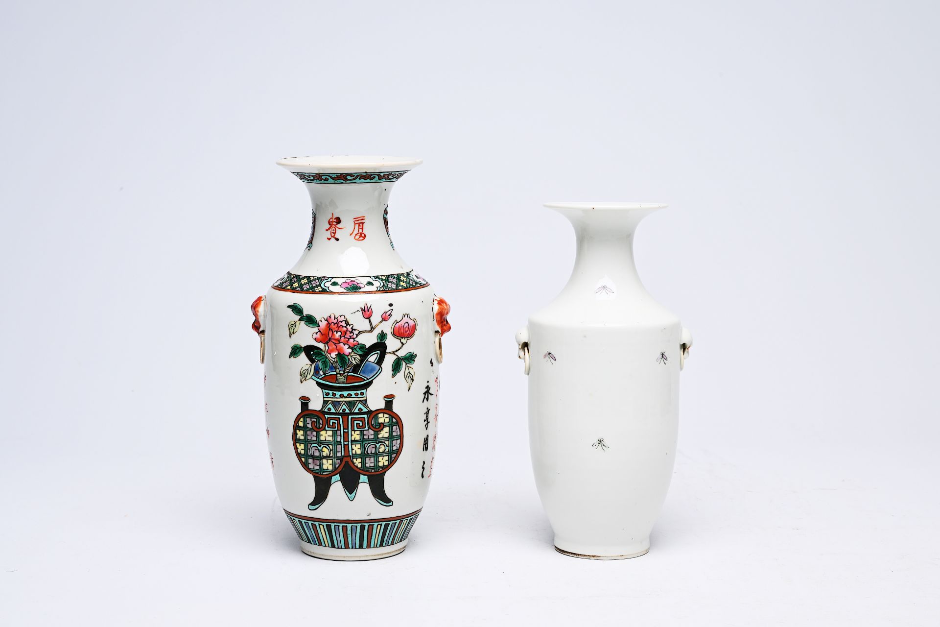 Two Chinese famille rose vases and three cases with ink stones, 19th/20th C. - Image 9 of 29