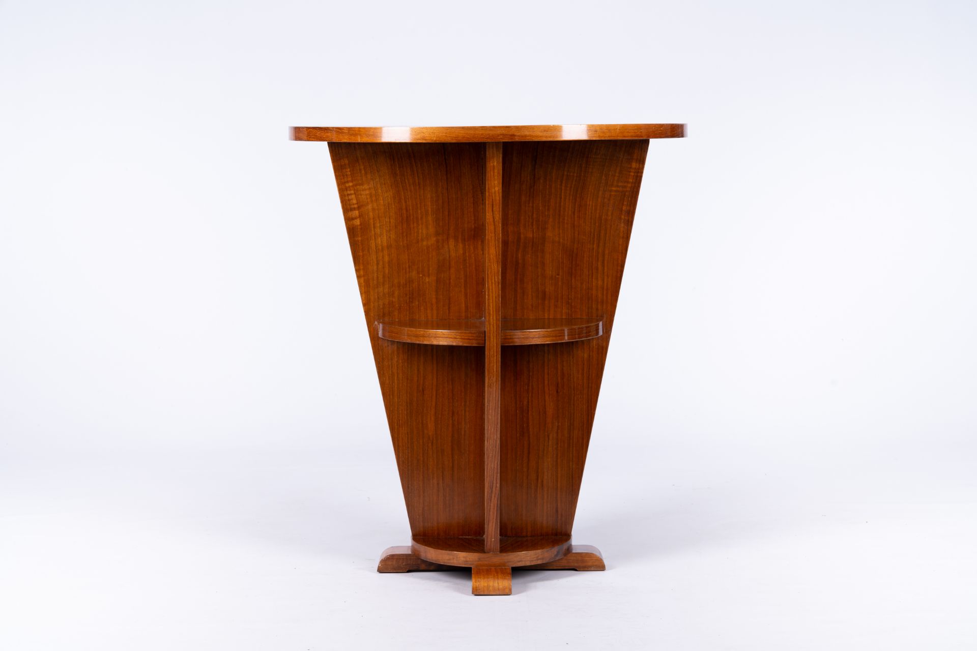 A round veneered wood two tier Art Deco side table, 20th C. - Image 4 of 7