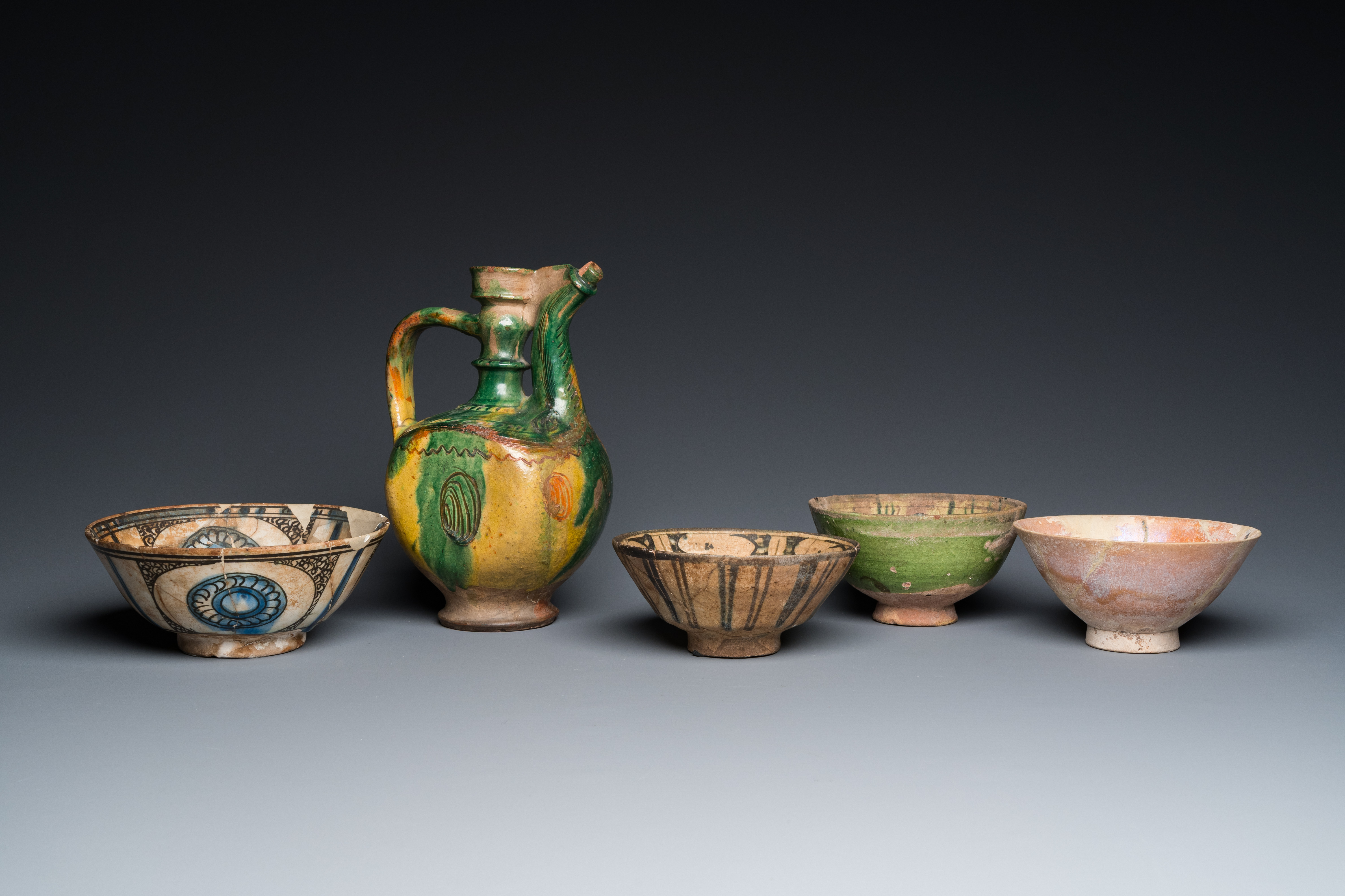 Twelve Ottoman and Persian pottery wares, 13th C. and later - Image 4 of 34