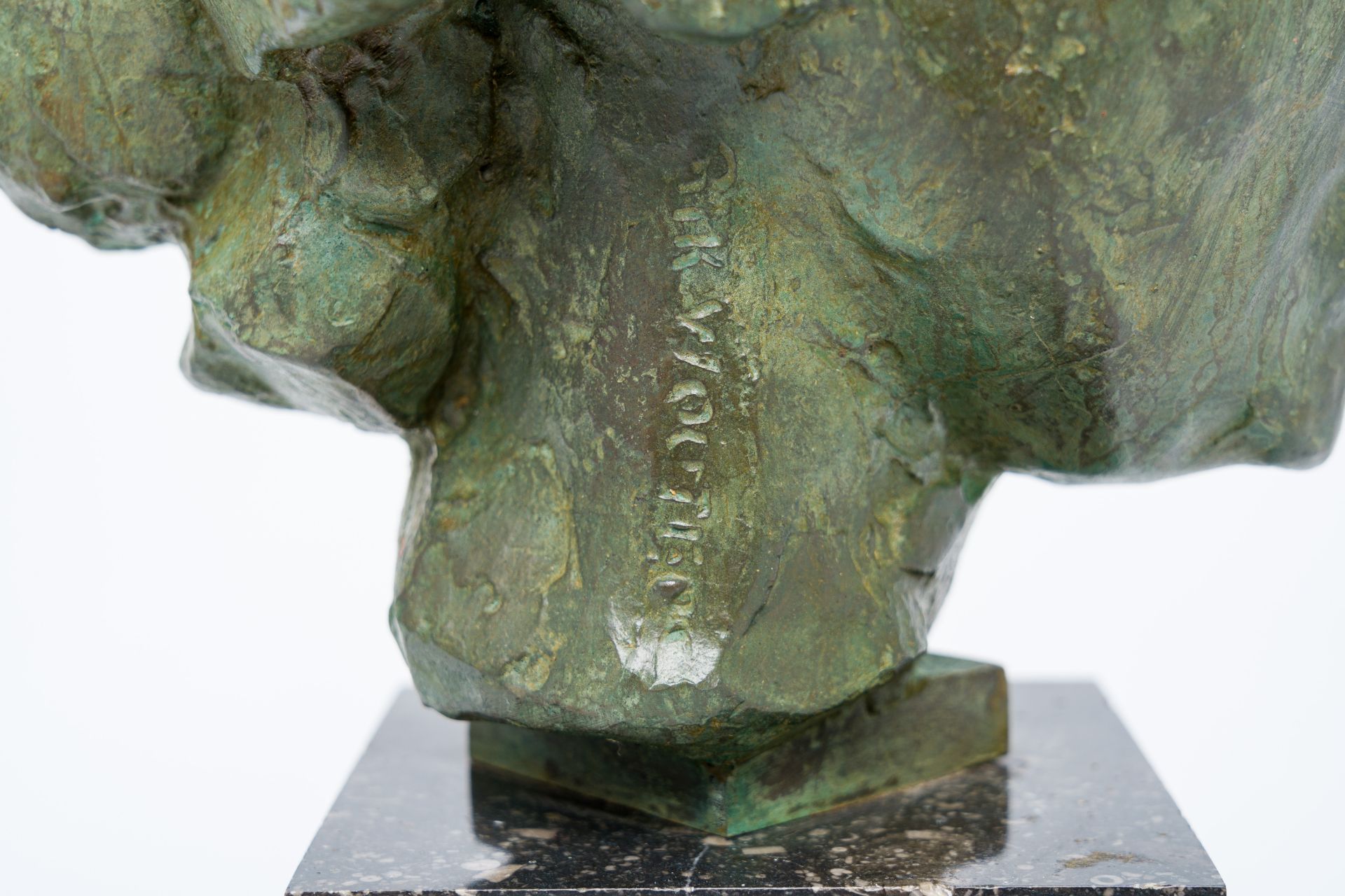 Rik Wouters (1882-1916): Head of a young lady, green patinated bronze on marble base, foundry mark ' - Image 8 of 11