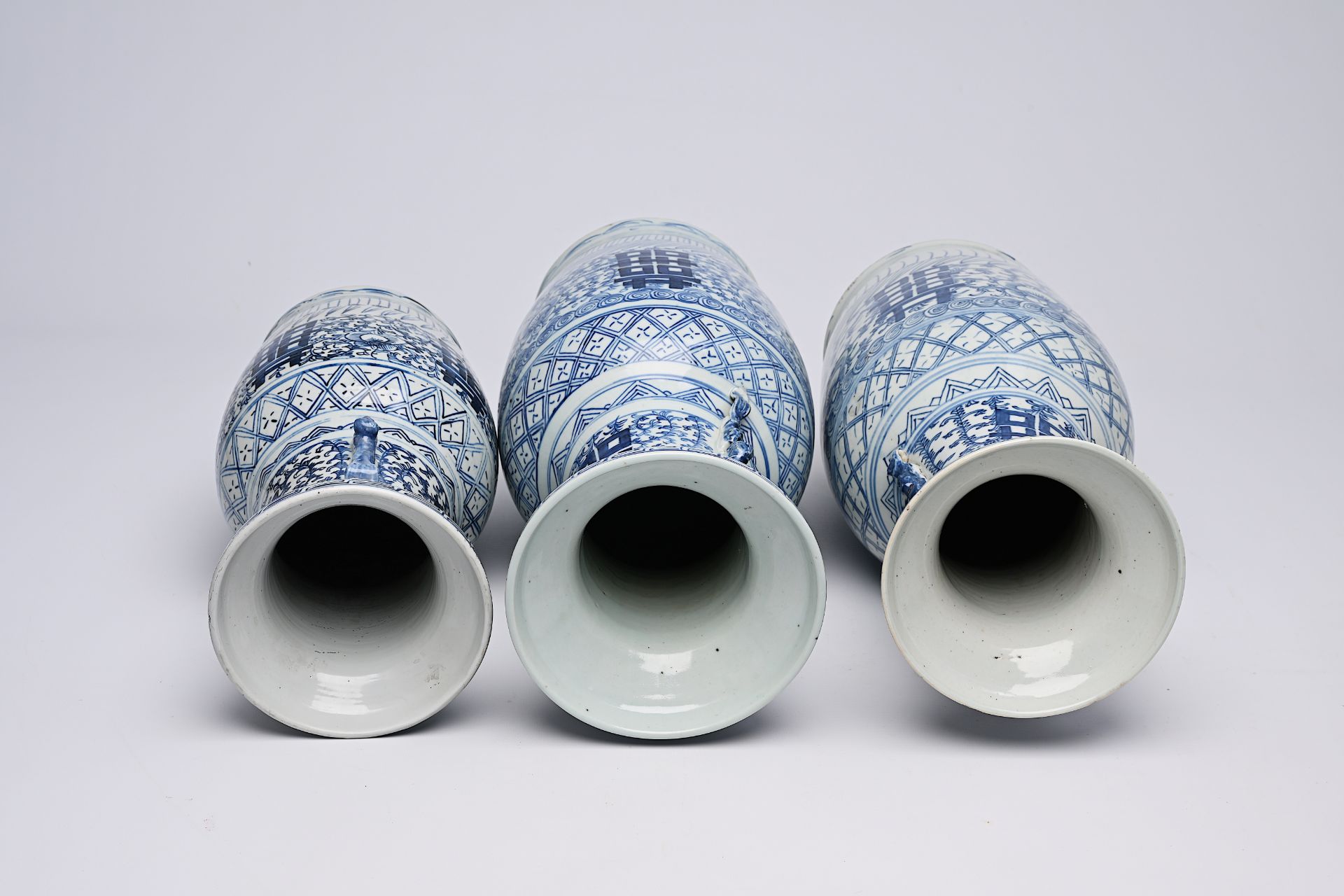 Three Chinese blue and white 'Xi' vases, 19th/20th C. - Image 17 of 22
