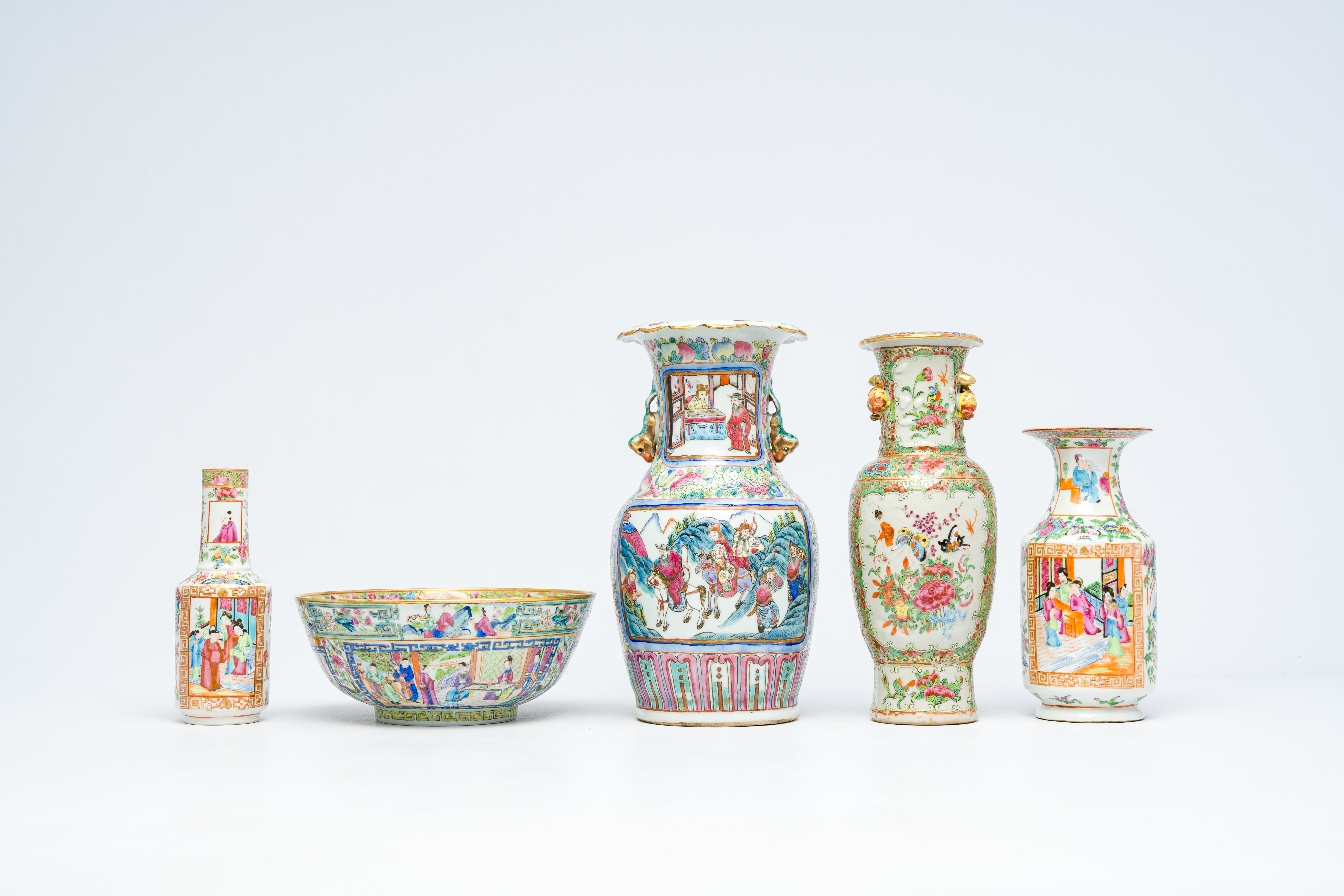 Four Chinese Canton famille rose vases and a bowl, 19th C. - Image 4 of 7