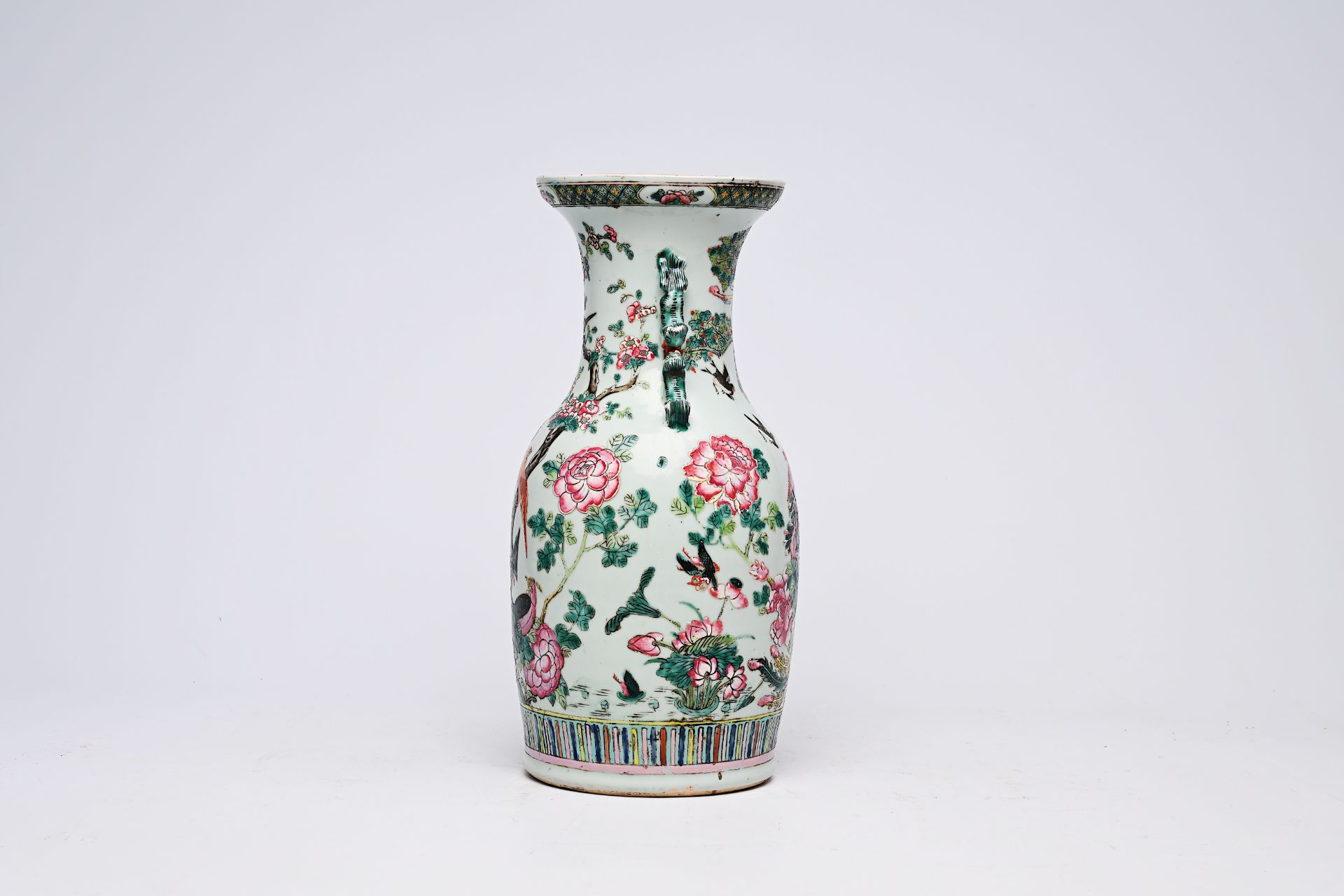 A Chinese famille rose vase with birds among blossoming branches, 19th C. - Image 7 of 16