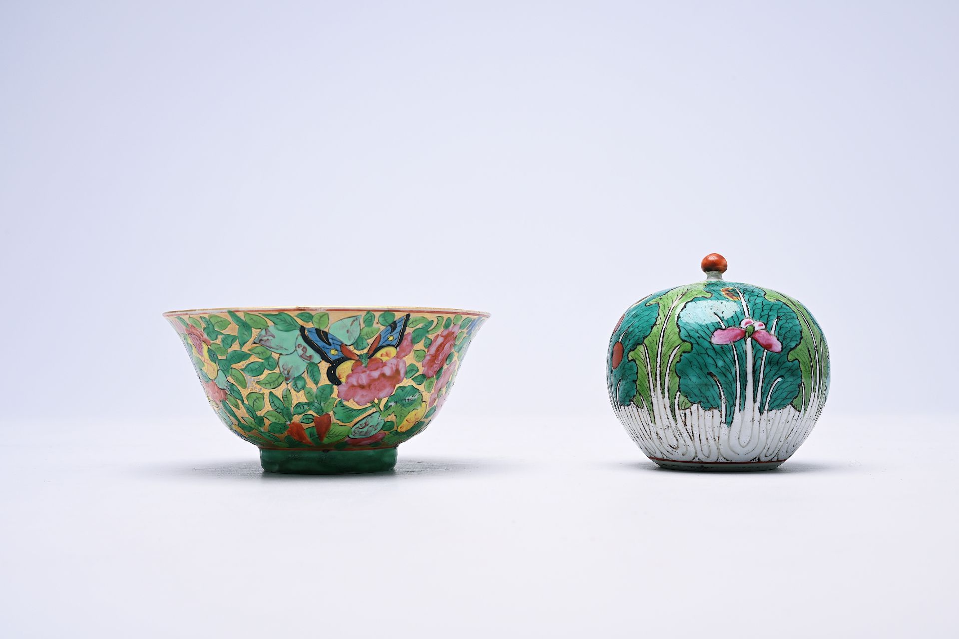 A Chinese Canton famille rose bowl for the Thai market and a 'cabbage' jar and cover, 19th C.