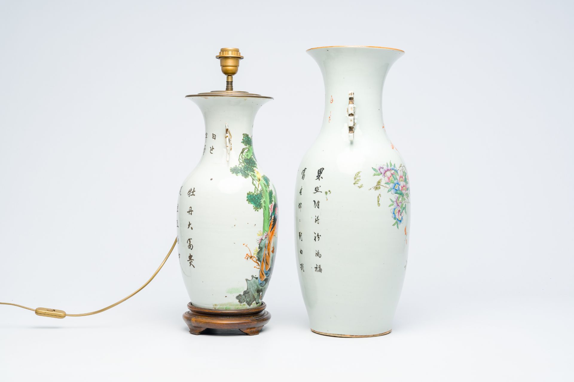 Two Chinese famille rose vases, 19th/20th C. - Bild 4 aus 6