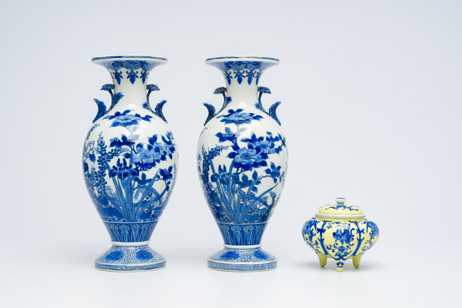 A Japanese yellow-ground incense burner and a pair of blue and white vases, poss. Hirado, Meiji, 19t - Image 2 of 7