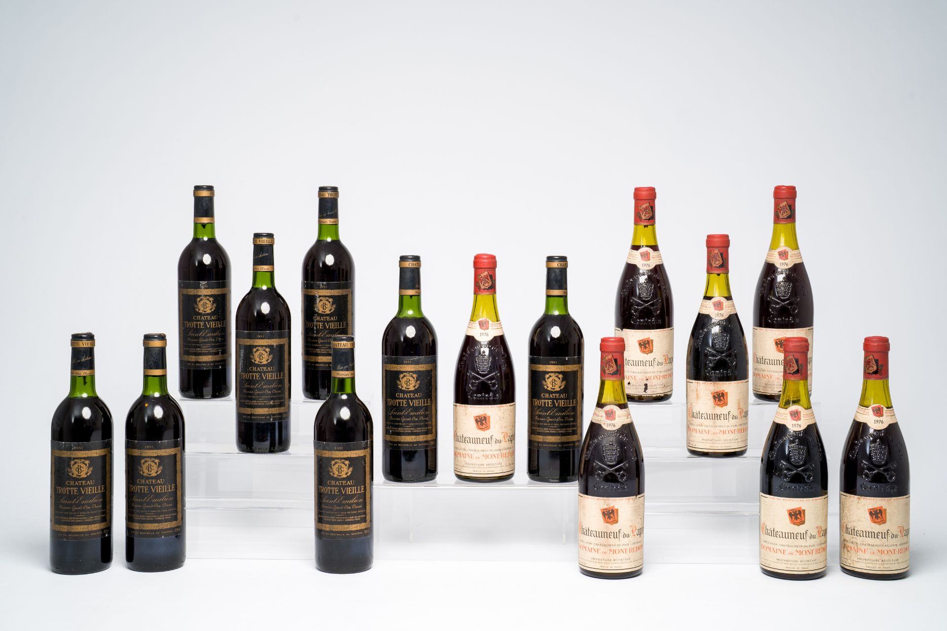 Twelve bottles of Chateau Trotte Vieille Saint-Emilion and twelve bottles of Chateauneuf-du-Pape, Do - Bild 2 aus 9