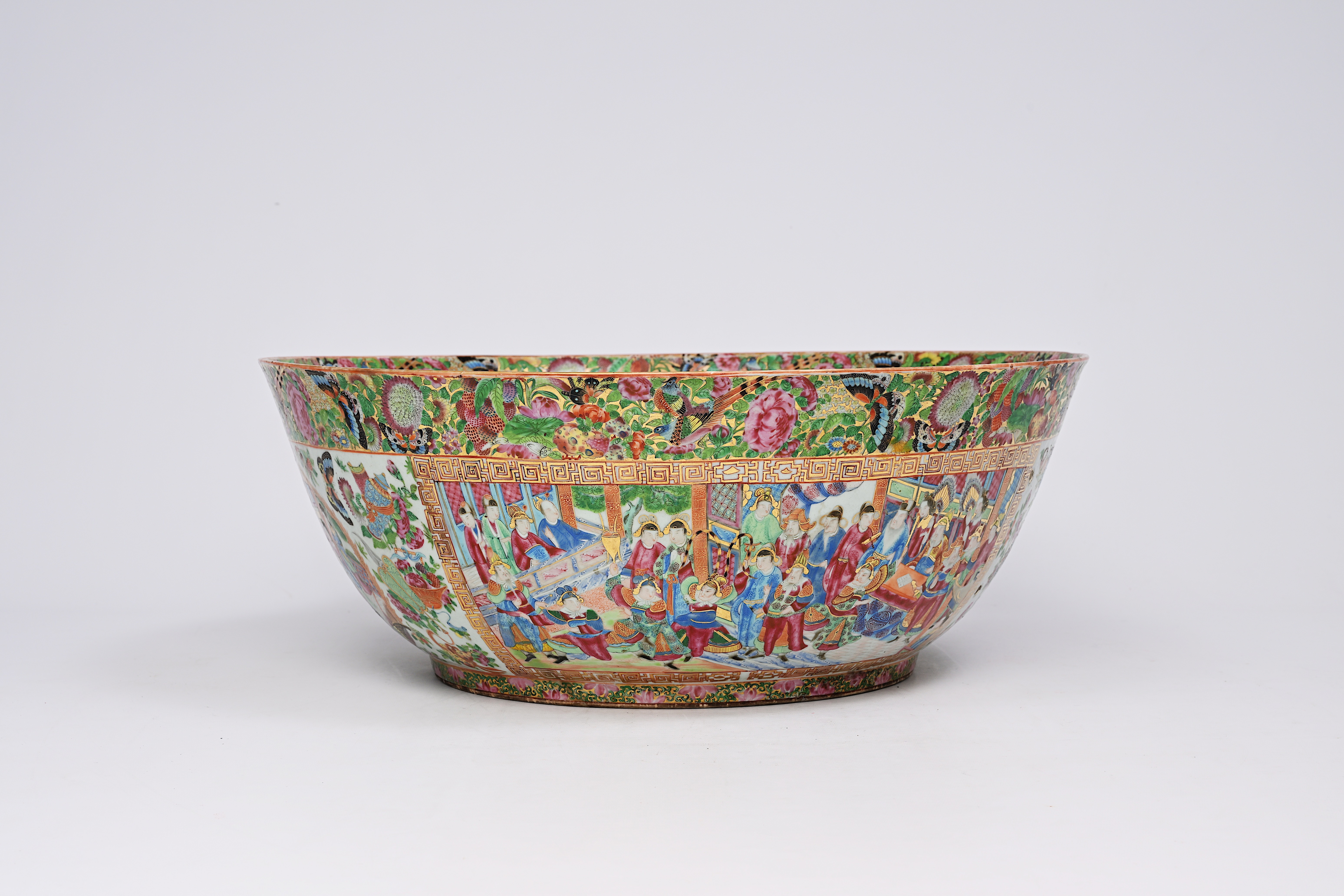 An imposing Chinese Canton famille rose bowl with palace scenes, antiquities and floral design, 19th - Image 4 of 10