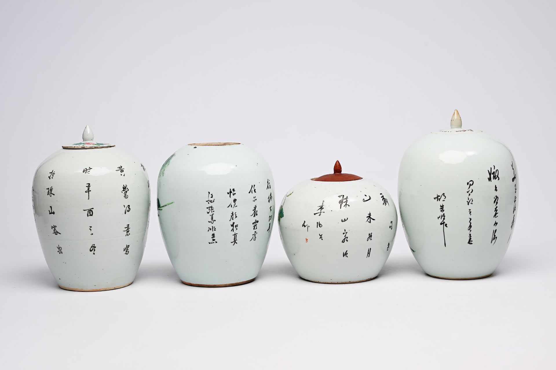 Four various Chinese famille rose and qianjiang cai jars, 19th/20th C. - Image 5 of 14