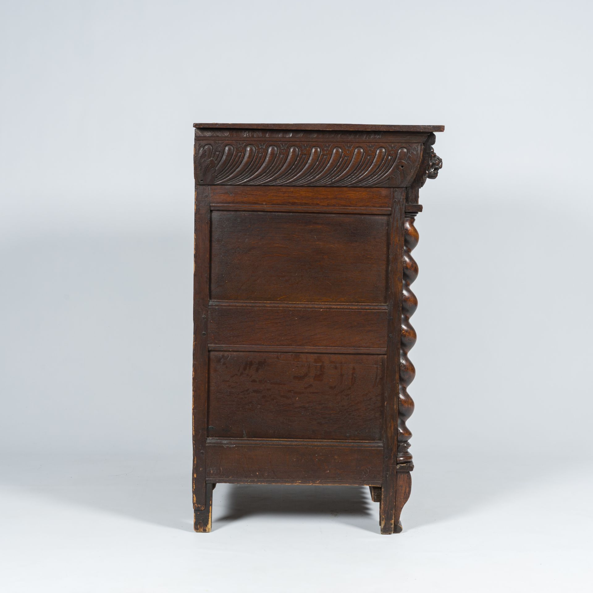 A Flemish oak single-door cupboard composed of Renaissance ornaments, 19th C. - Image 6 of 8