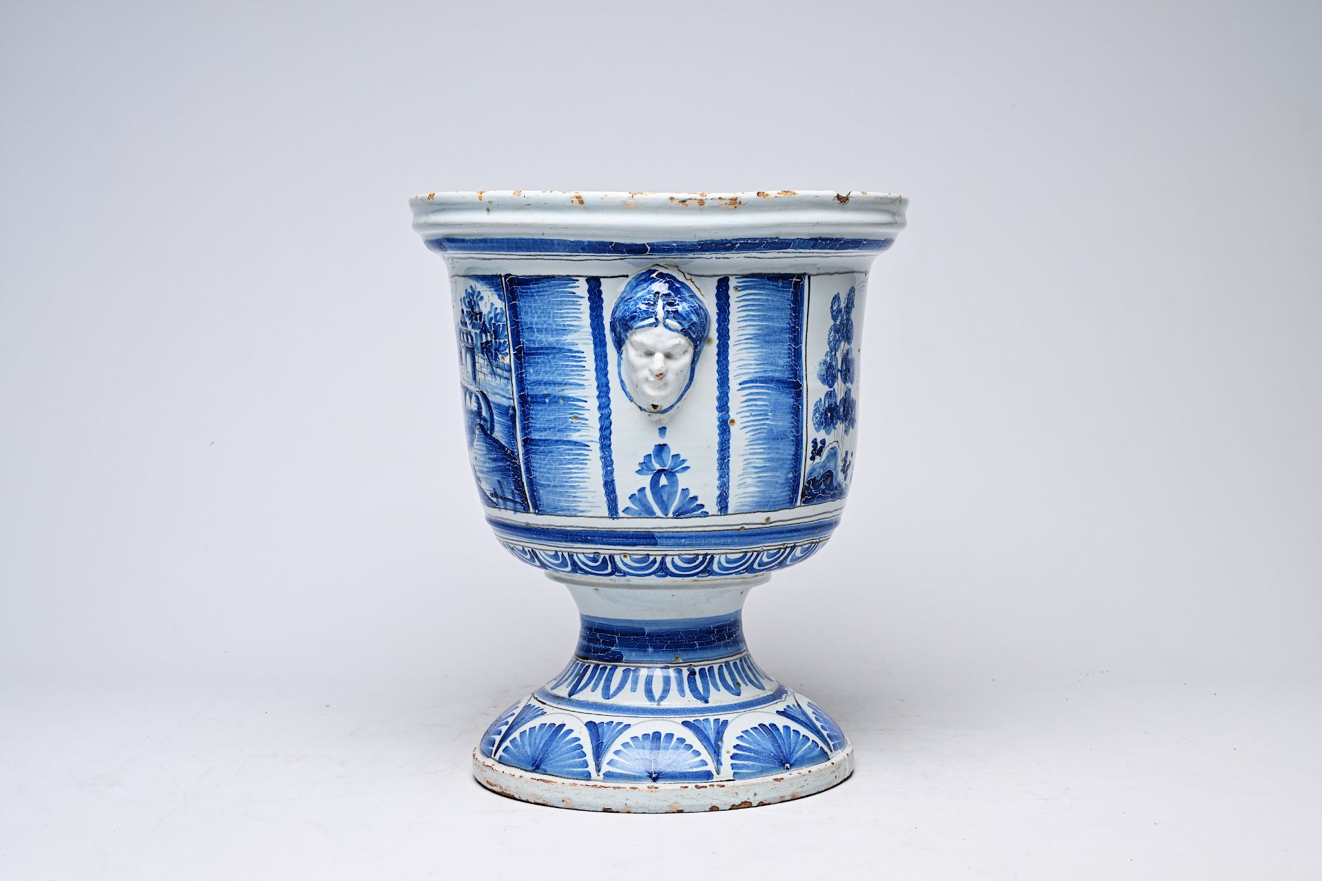 A French blue and white vase on stand with oriental landscapes and mascarons, Nevers, 18th C. - Bild 2 aus 6