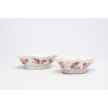 A pair of Chinese lobed famille rose bowls with floral design, 19th C.